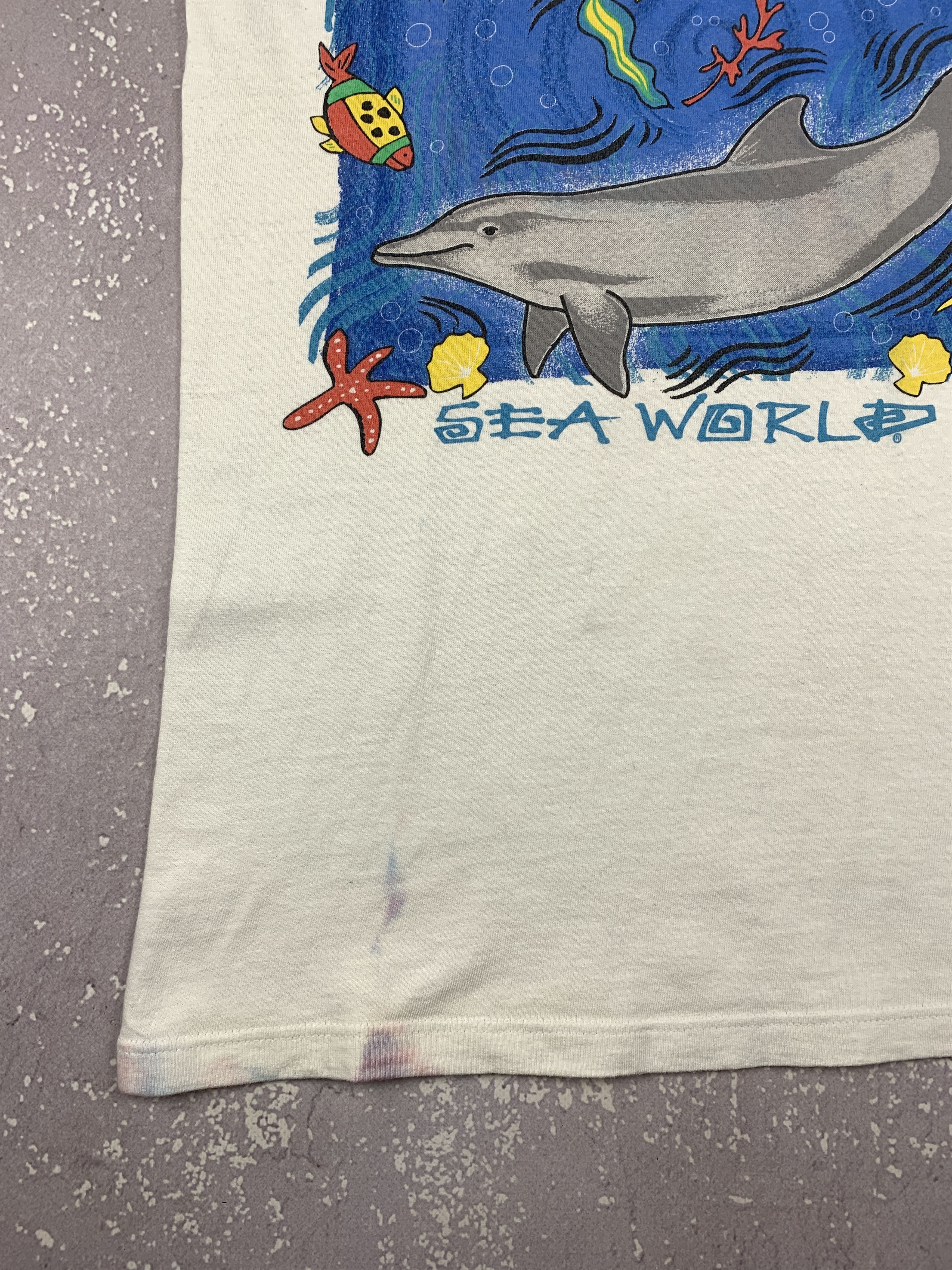 Tultex 1990s Vintage Tultex Sea World Dolphins Graphic T Shirt Size US S / EU 44-46 / 1 - 5 Thumbnail
