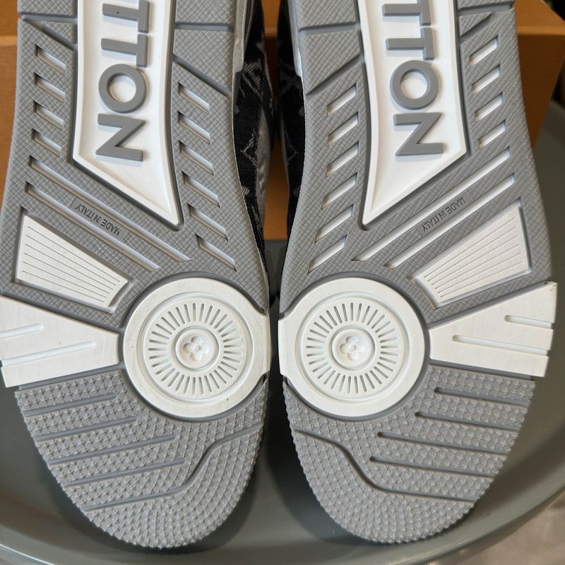 Louis Vuitton Louis Vuitton Trainer Low-top Sneakers in Gray-White -2508 Size US 8.5 / EU 41-42 - 3 Thumbnail