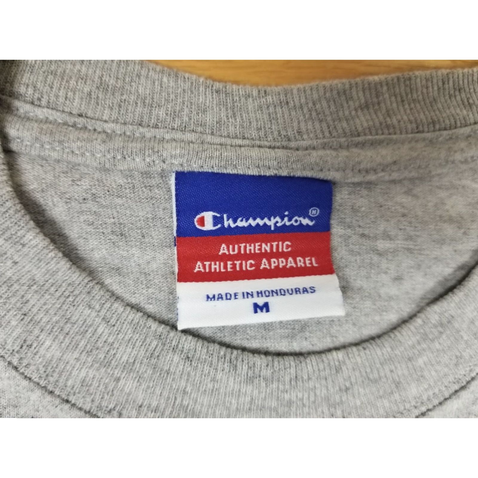 Champion VINTAGE Champion T-Shirt Gray M Mens Shirt Short Sleeve Round Neck Bryant Basketball 90s Band Retro USA Cross Chest 19 Inch 29 Inch Size US M / EU 48-50 / 2 - 2 Thumbnail