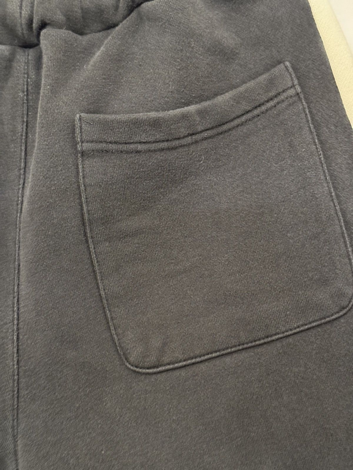 Fear of God Fear of God Essentials Stripe Sweatpants FW19 Black SZ S Size US 32 / EU 48 - 8 Thumbnail
