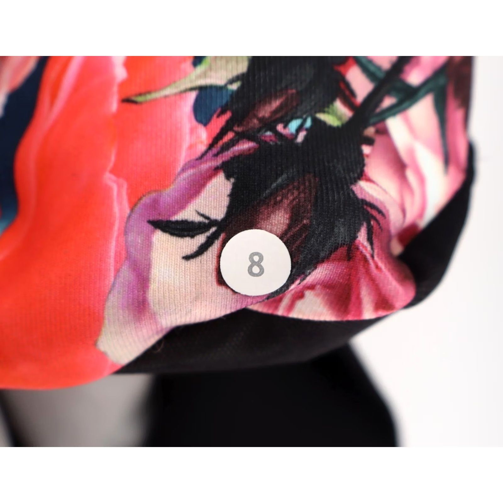 Lululemon Lululemon Jacket Women's Size 8 Black Pink Secret Garden Floral Workout Athleisure Size M / US 6-8 / IT 42-44 - 4 Thumbnail