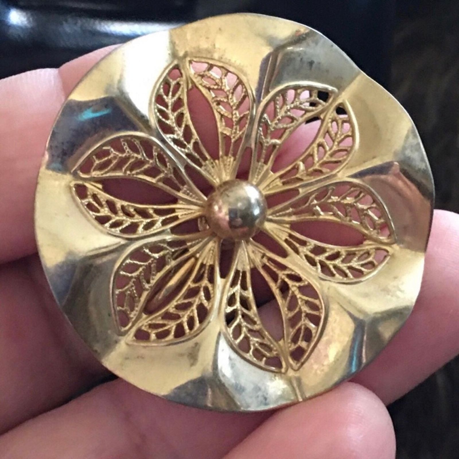Vintage Vintage 70s Sarah Coventry gold tone clip earrings Size ONE SIZE - 3 Thumbnail