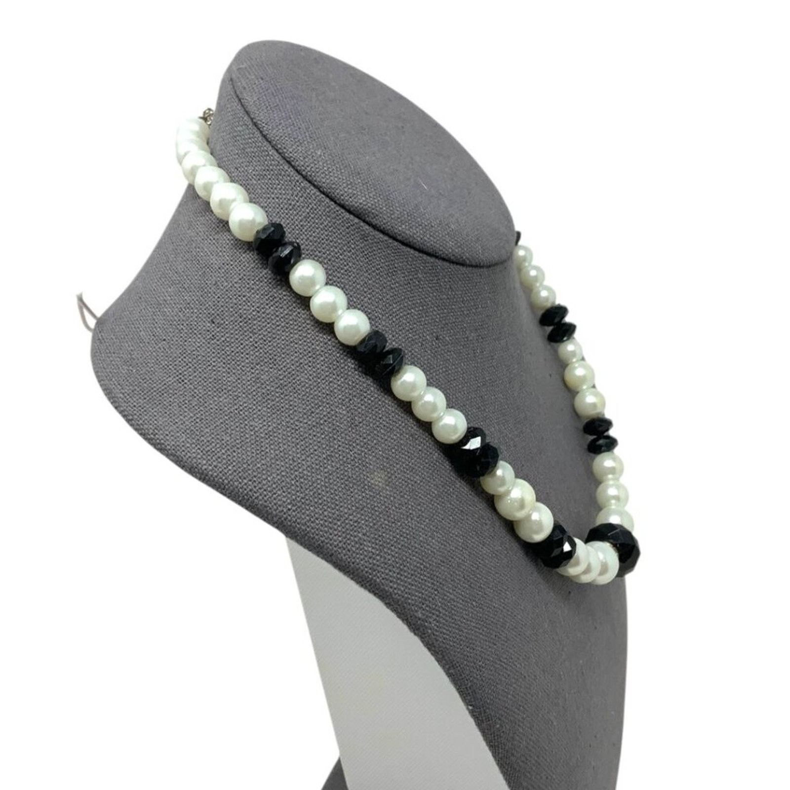 Other Vintage Black White Beaded Rhinestone Charm Necklace Size ONE SIZE - 3 Thumbnail