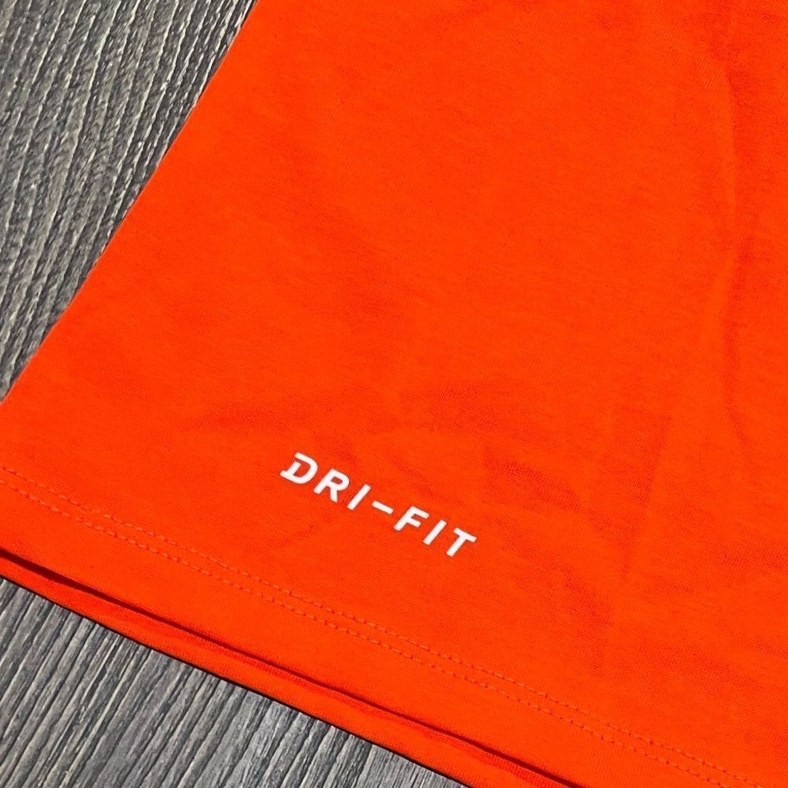 Nike NWOT Nike Dri-Fit T-Shirt Crewneck Short Sleeve Athletic XXL Size US XXL / EU 58 / 5 - 2 Thumbnail