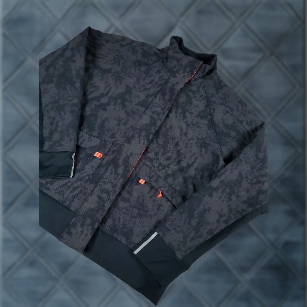 New Balance New Balance Impact Reflective Jacket Womens Large Gray Digital Camo NB Heat NWT Reflective Full Zip Windbreaker Running & Jogging Coat Size L / US 10 / IT 46 - 1 Thumbnail