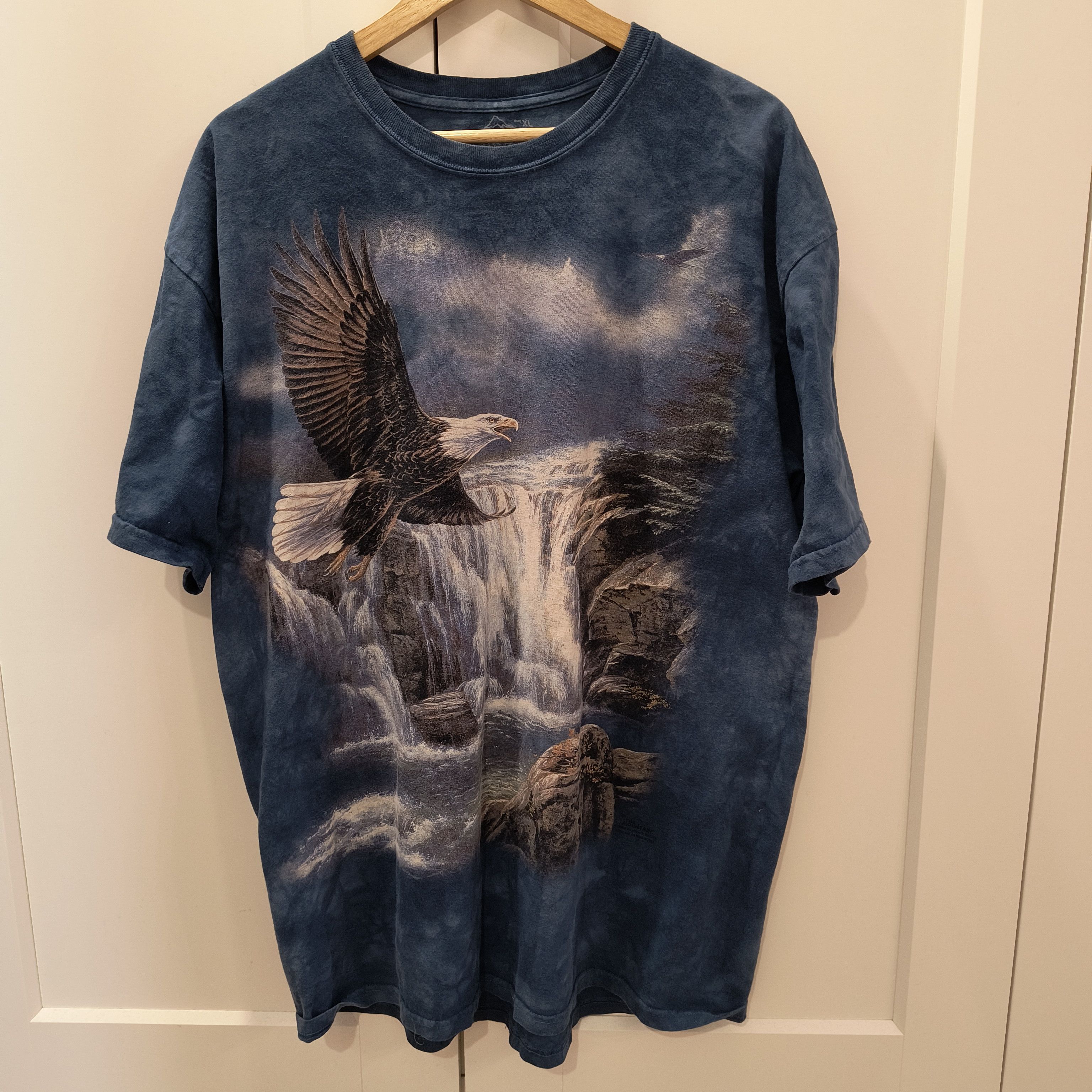 The Mountain × Vintage Vintage The Mountain T-Shirt ,size XL, Men Eagle Water Size US XL / EU 56 / 4 - 1 Thumbnail