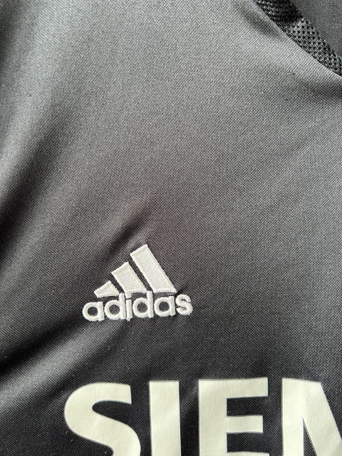 Adidas 2004/05 REAL MADRID AWAY SOCCER JERSEY FOOTBALL SHIRT L Size US L / EU 52-54 / 3 - 9 Thumbnail