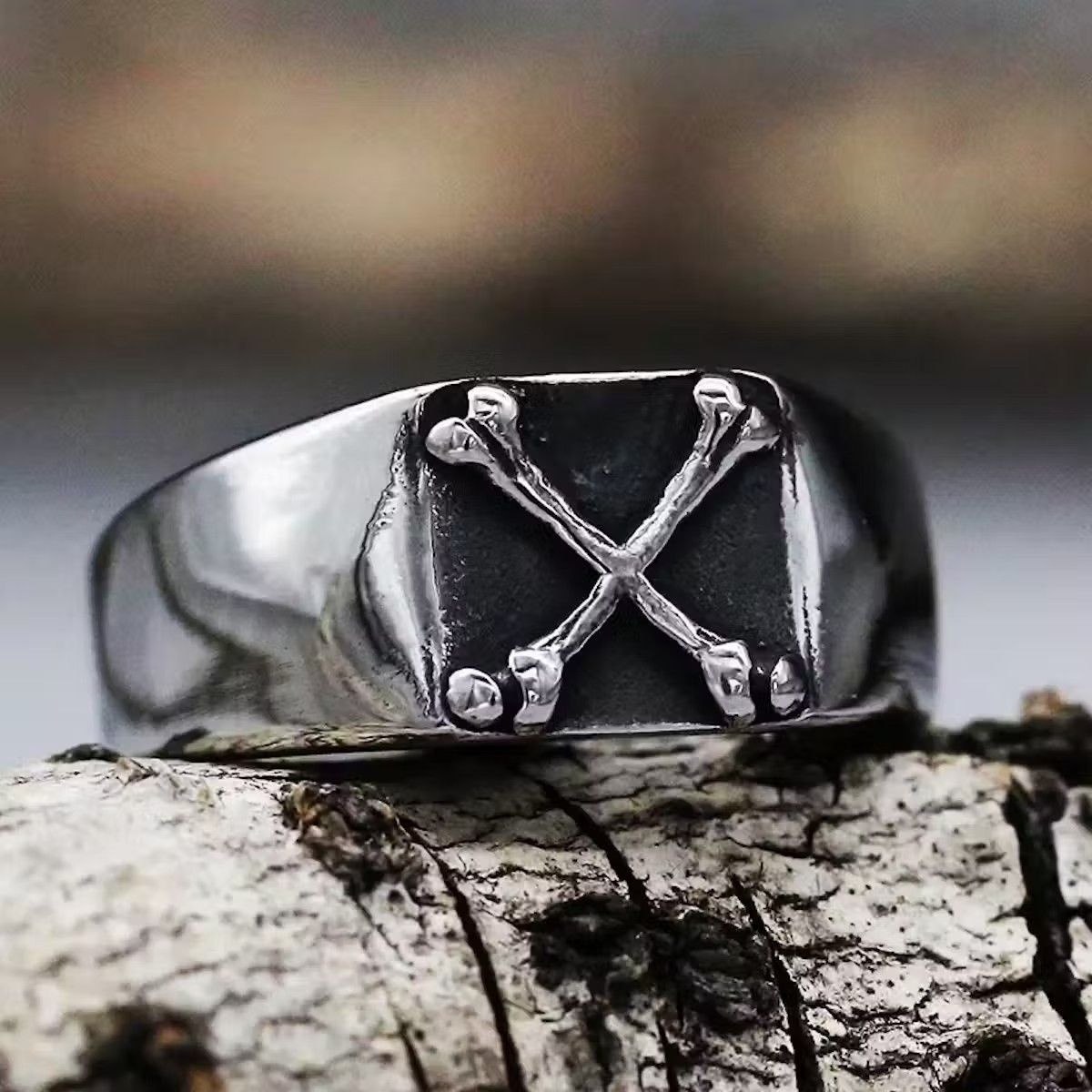 Jewelry × Vintage Unique Rock Crossbone Ring Size ONE SIZE - 1 Thumbnail