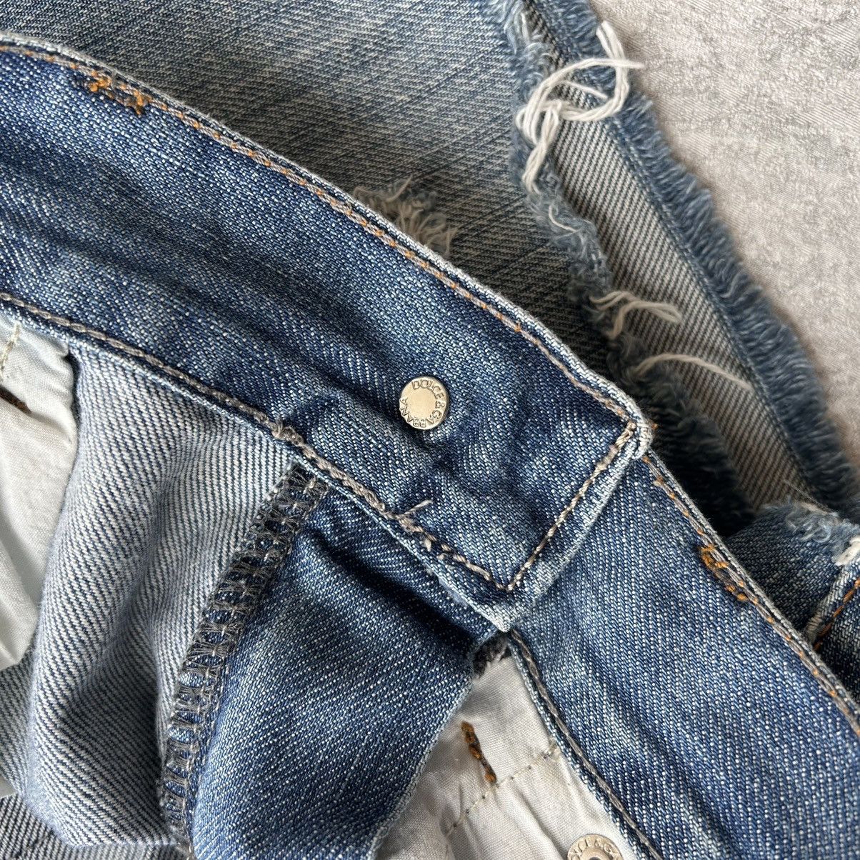 Dolce & Gabbana Vintage 90s Dolce Gabbana Distressed Mini Shorts Size 30" / US 8 / IT 44 - 12 Thumbnail