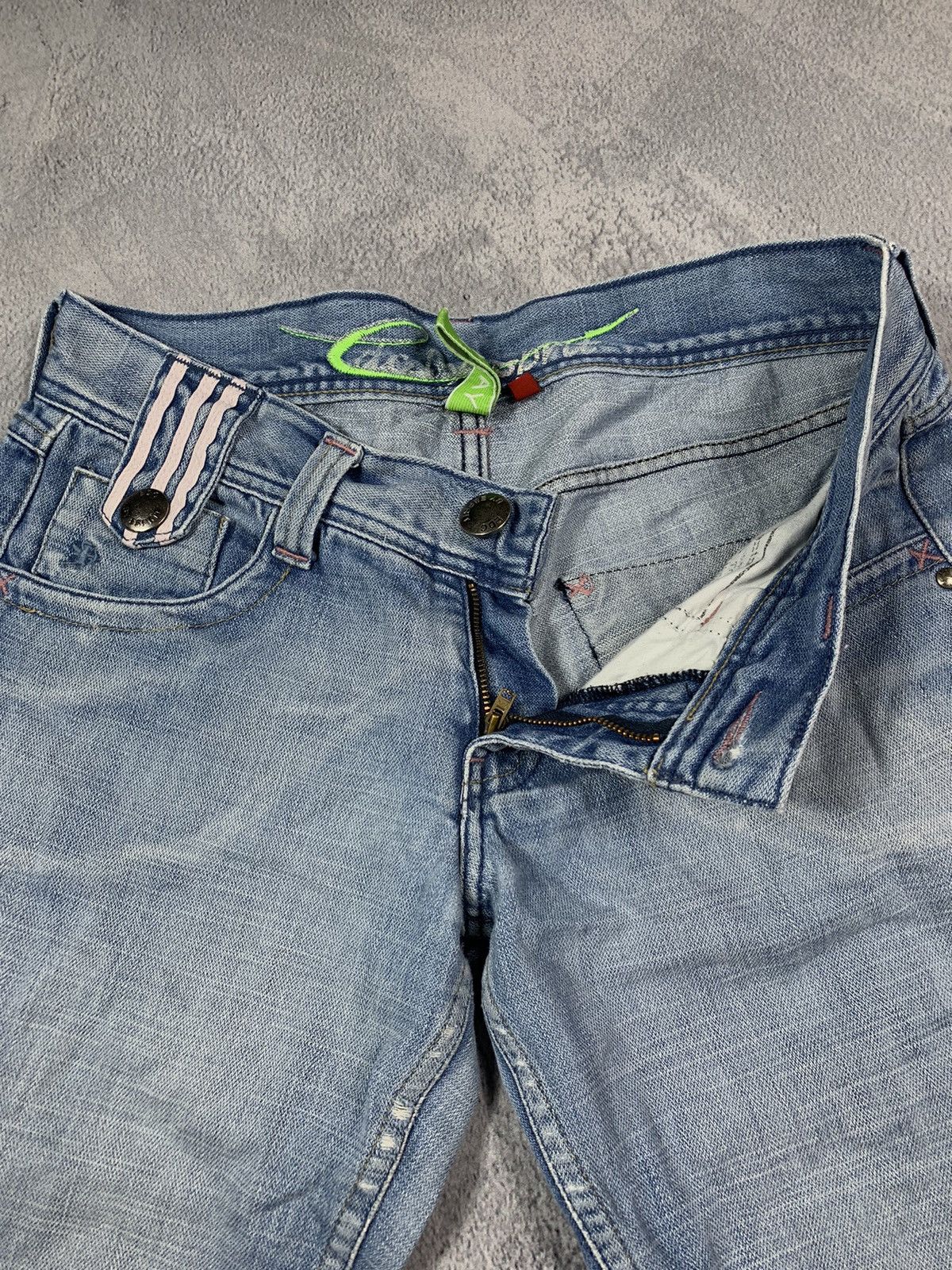 Japanese Brand × Vintage Vintage Y2K Japanese faded flared denim jeans size 30 Size 30" / US 8 / IT 44 - 7 Thumbnail