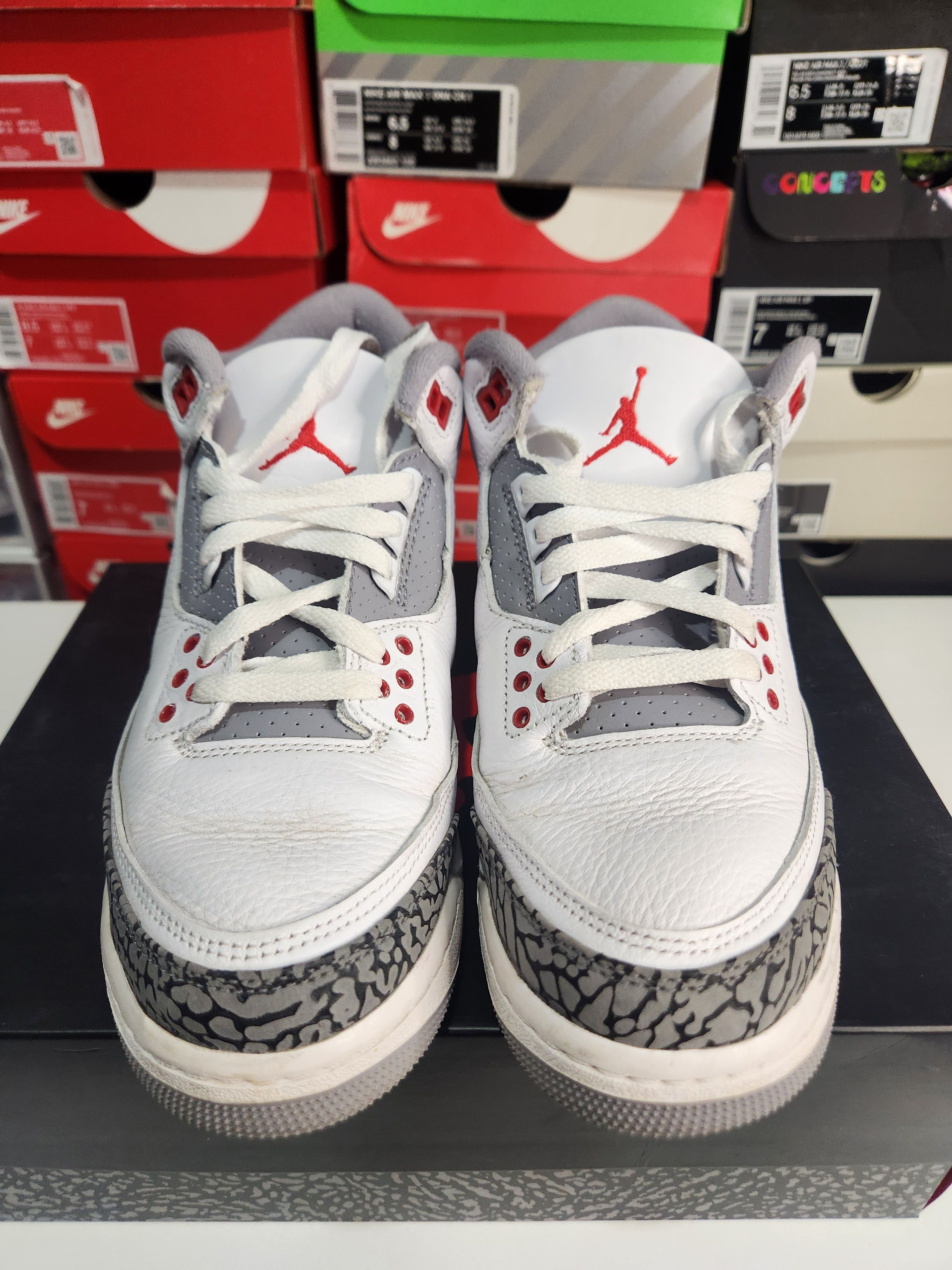 Jordan Brand Air Jordan 3 Fire Red Size US 7 / EU 40 - 1 Thumbnail
