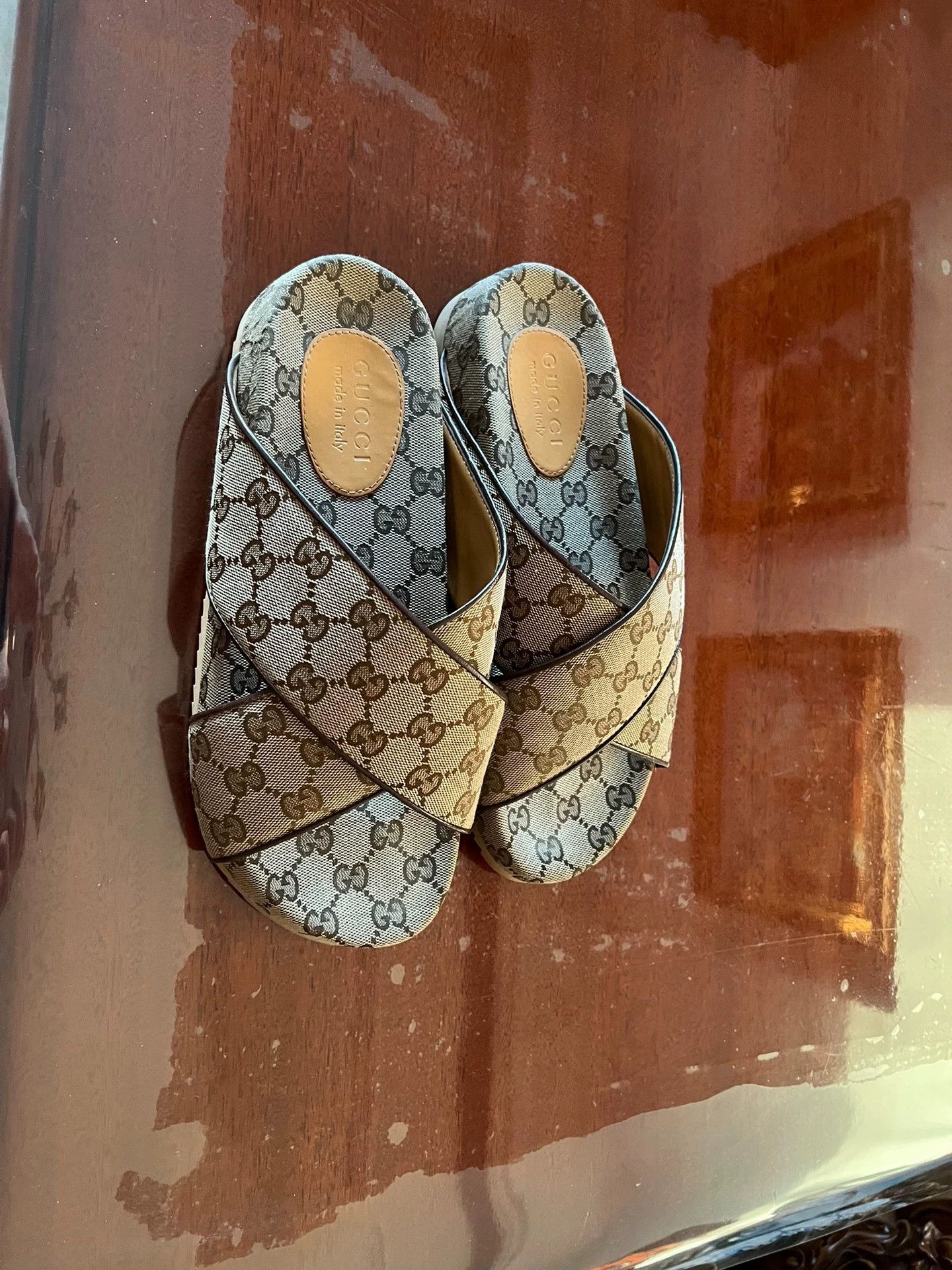 Gucci Gucci Full Logo Classic Slippers US 8 Authentic Size US 8 / EU 41 - 2 Thumbnail