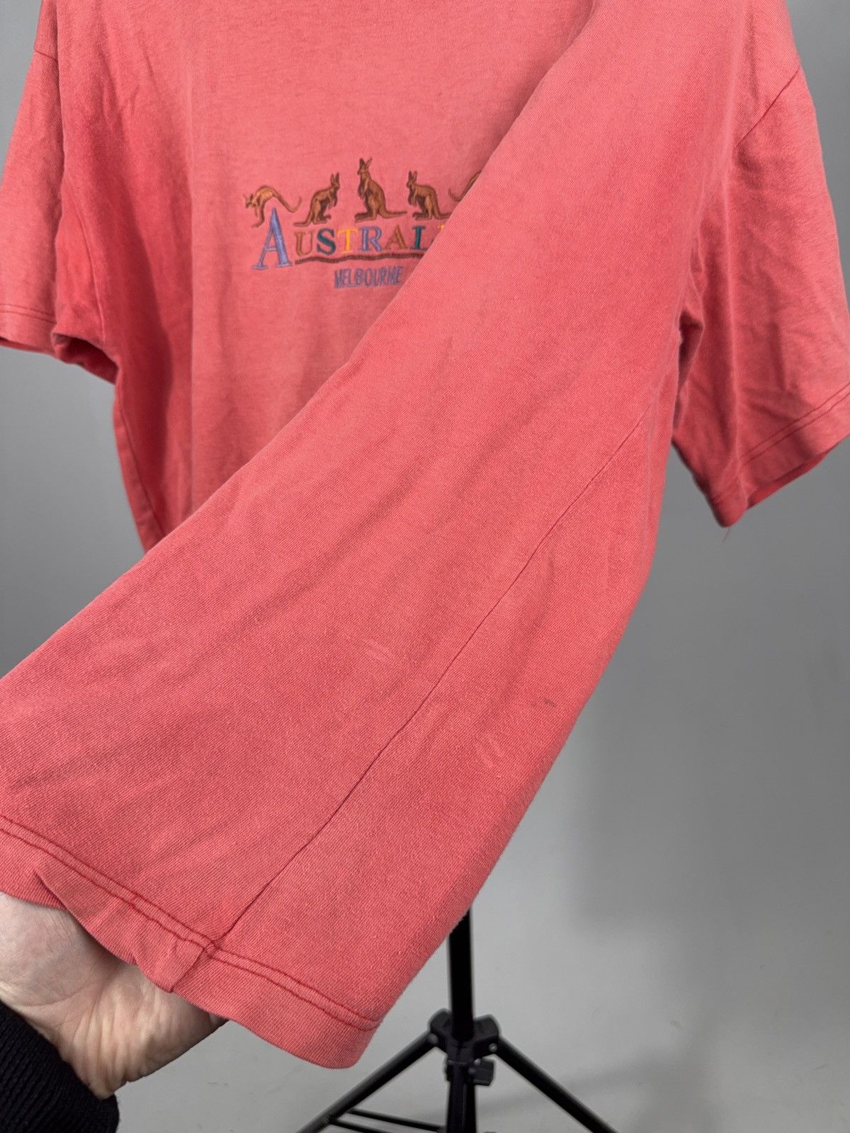 Vintage Vintage 90s Australia Melbourne Kangaroo Faded Retro Tee Size US M / EU 48-50 / 2 - 9 Thumbnail