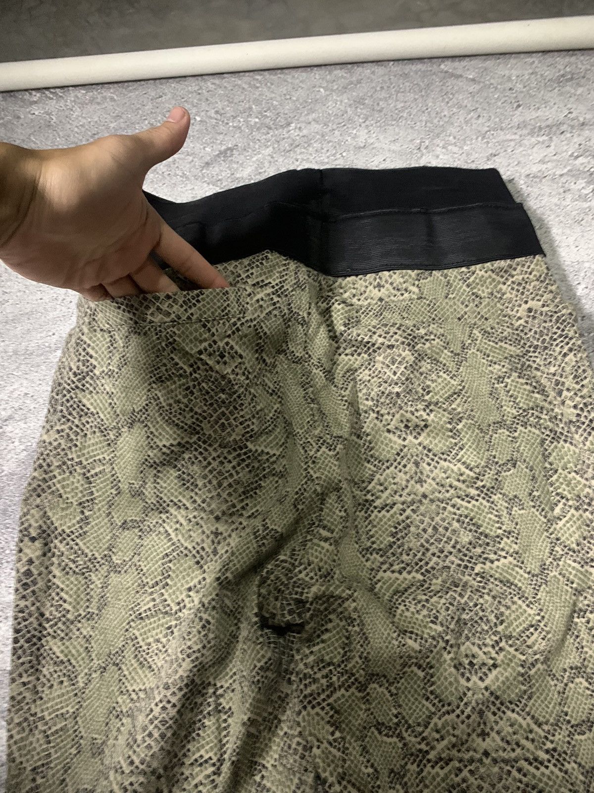 Yohji Yamamoto SNAKESKIN PYTHON LEGGINGS YOHJIYAMAMOTO IFSIXWASNINE STYLE Size US 30 / EU 46 - 7 Thumbnail