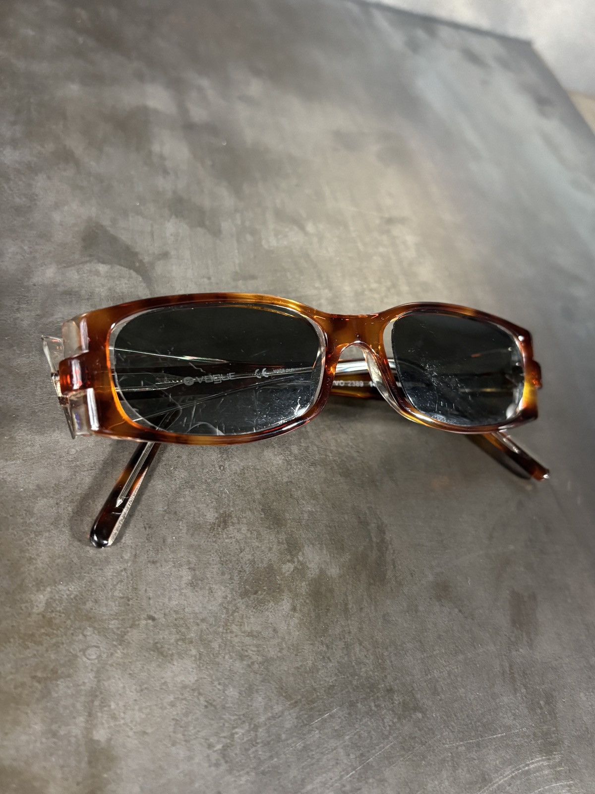 Vogue Vintage Vogue Sunglasses Y2K Petite Office Siren Bayonetta Size ONE SIZE - 7 Thumbnail