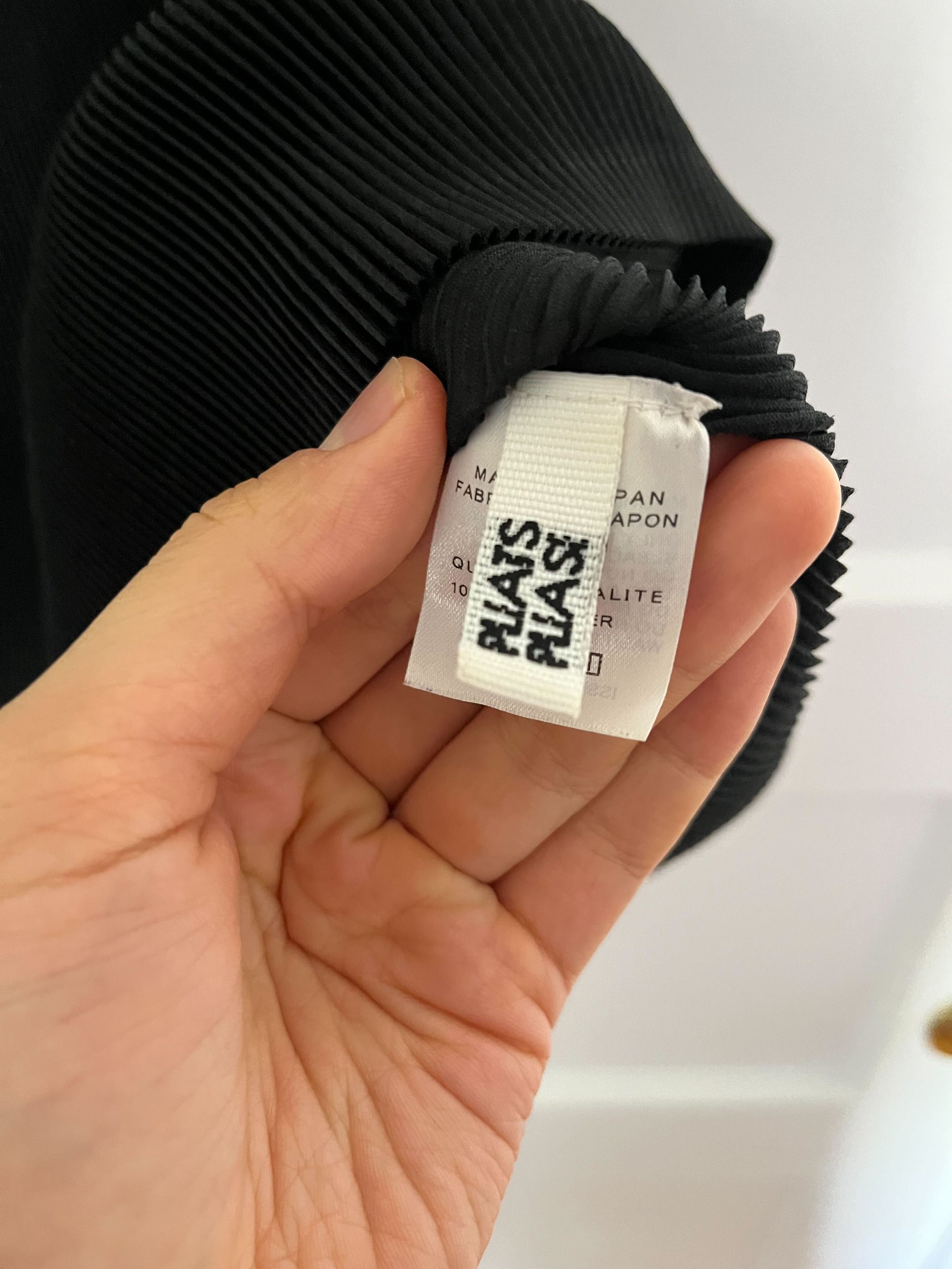 Pleats Please Issey Miyake Pleats Please Issey Miyake Sleeveless Black Top Size L / US 10 / IT 46 - 2 Thumbnail