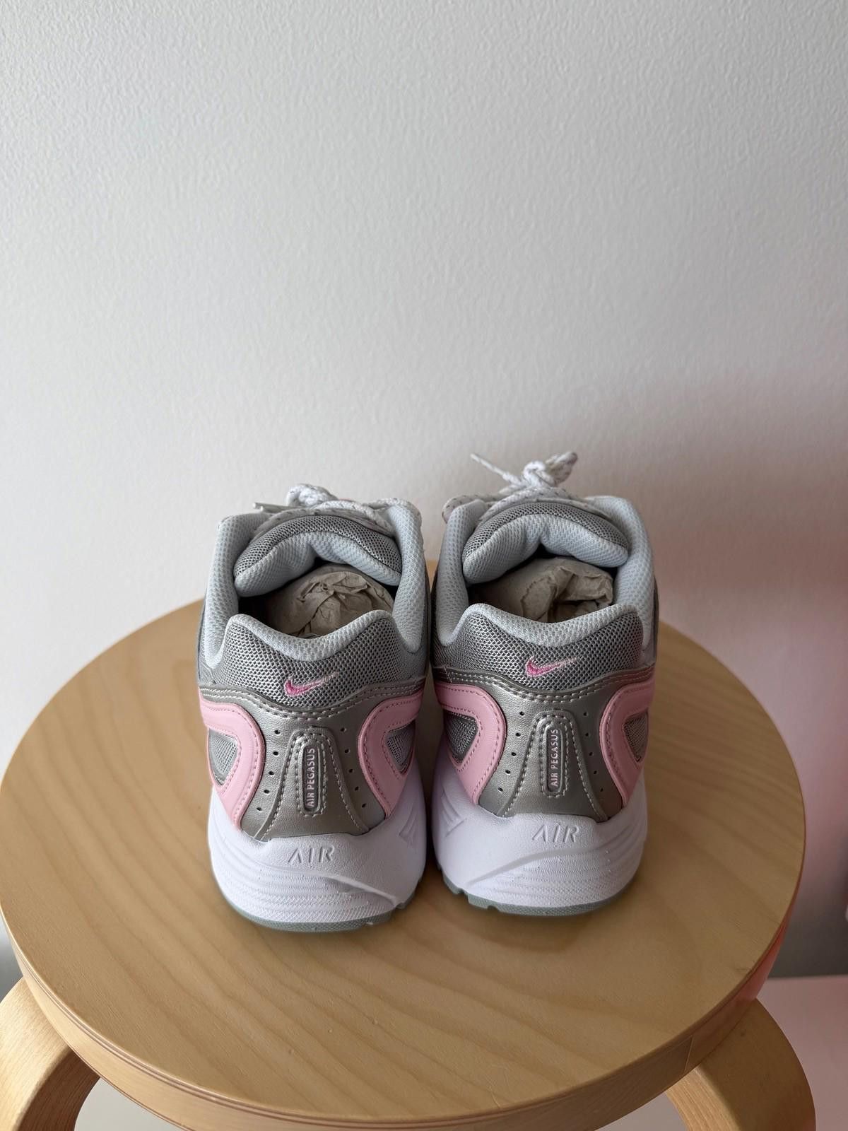 Nike new nike womens w air pegasus 2005 sneakers shoes pink 7 38 Size US 7 / IT 37 - 4 Thumbnail