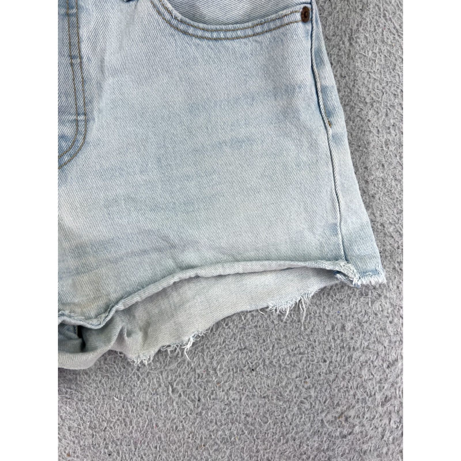 Levi's VINTAGE Levis Shorts Womens 28 Blue Denim Jean Cutoff Premium Big E Button Wedgie 25x2 Size 28" / US 6 / IT 42 - 2 Thumbnail
