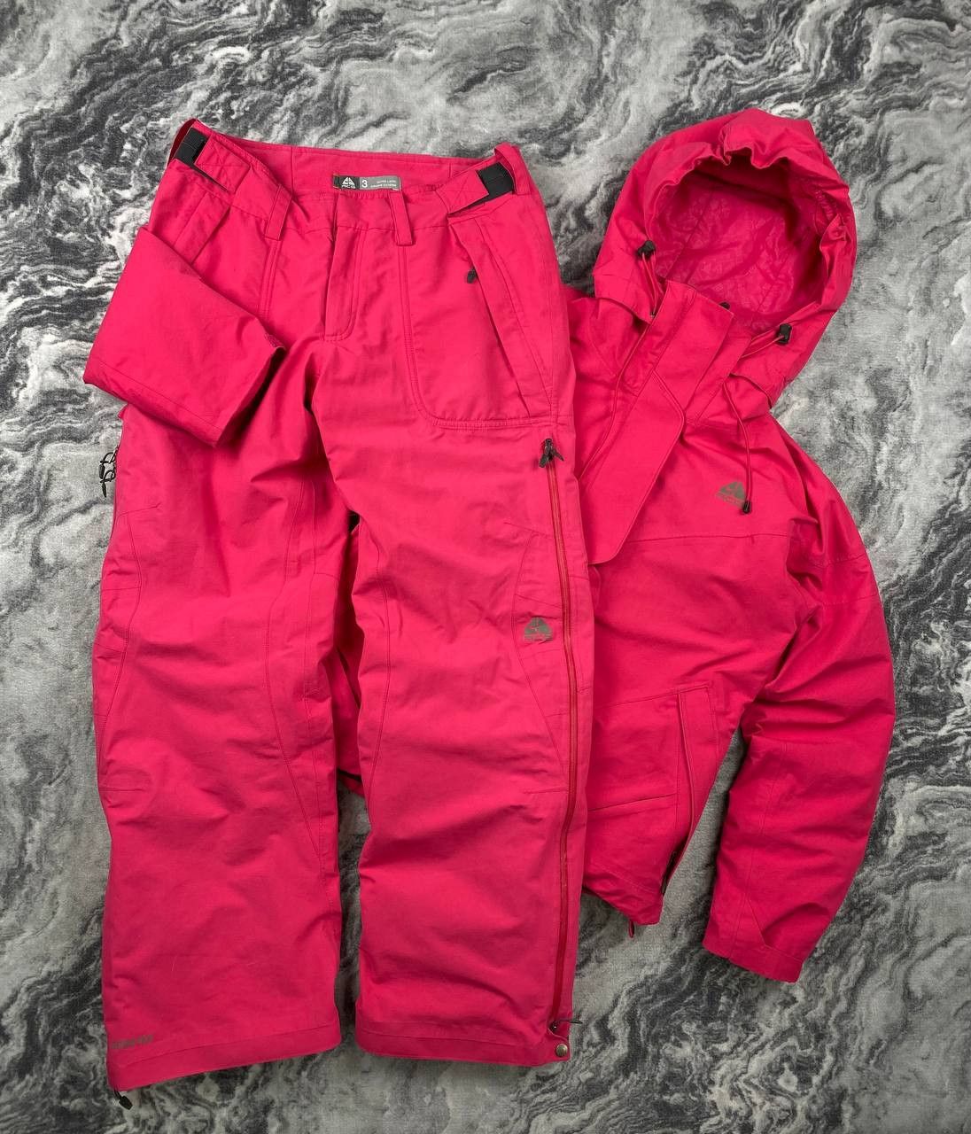 Nike ACG Vintage Nike ACG Ski Tracksuit Jacket And Pants Women Size L / US 10 / IT 46 - 1 Thumbnail