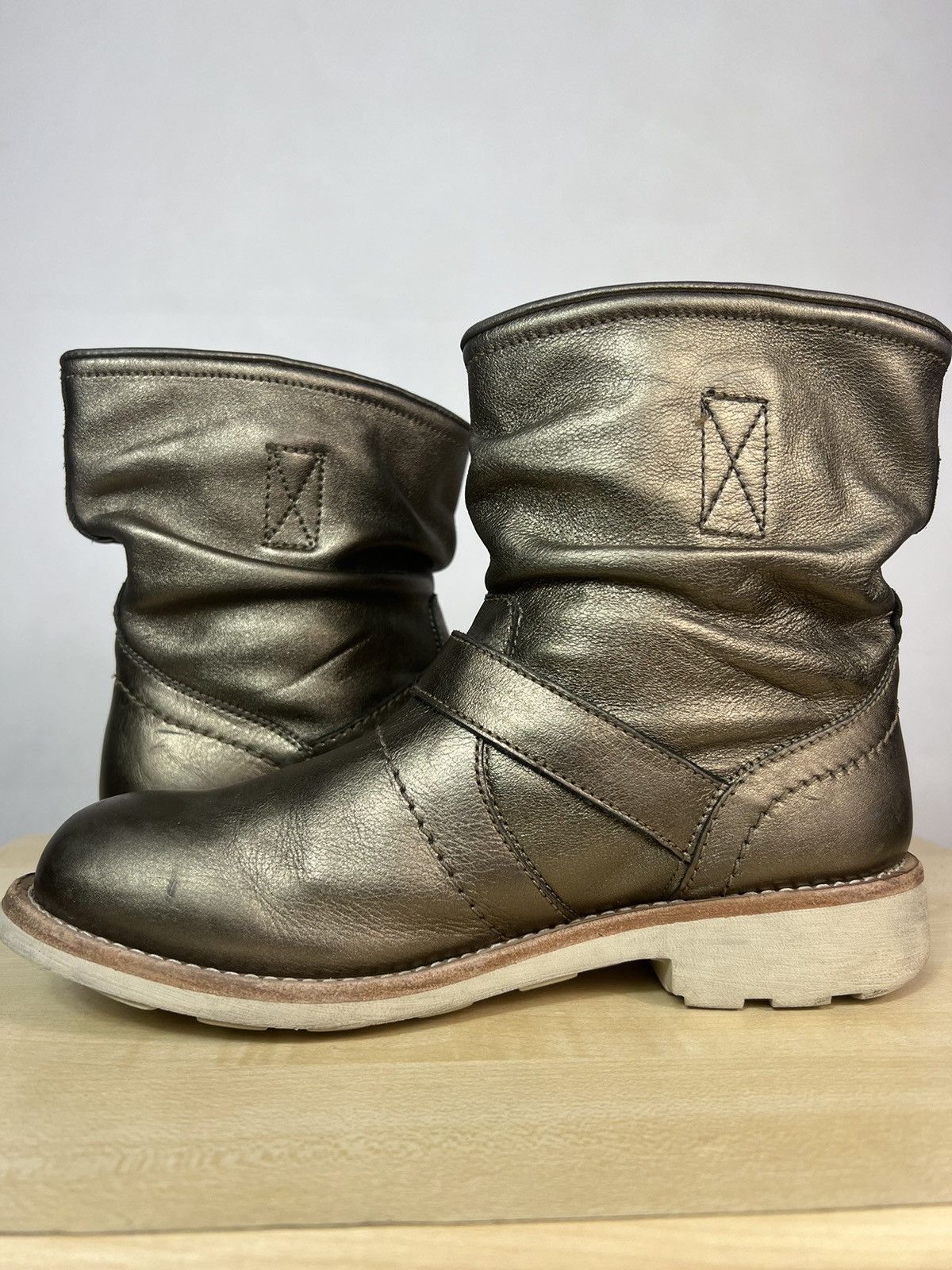 Dirk Bikkembergs Dirk Bikkembergs Crumpled Gold Engineered Boots Size US 5 / EU 37 - 7 Thumbnail