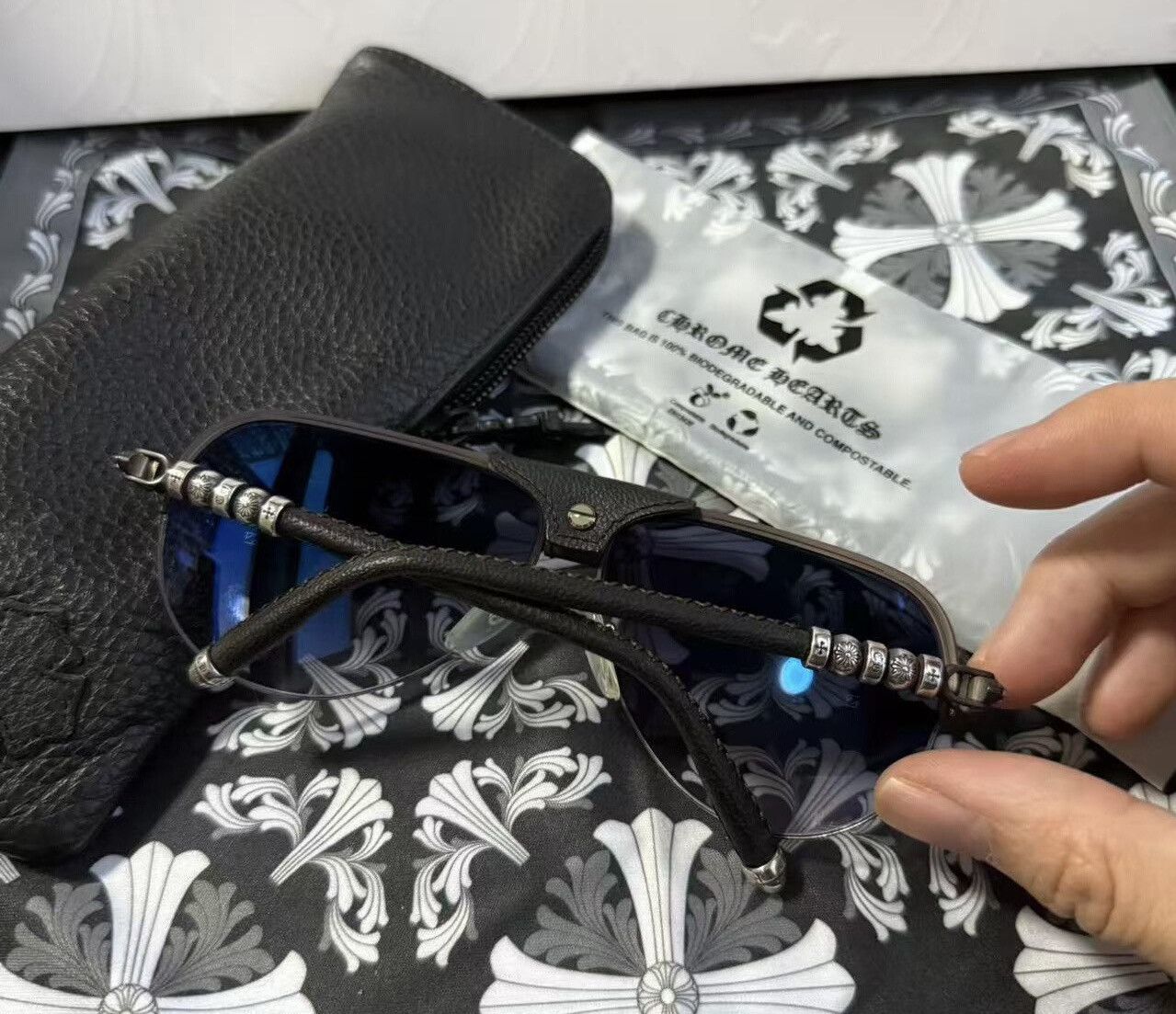 Chrome Hearts Chrome Hearts Pearl Fish Skin & Silver Sunglasses Size ONE SIZE - 2 Thumbnail