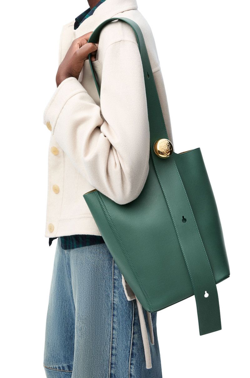 Loewe o1in1g0426 Size: OS/ Medium Pebble Bucket Bag in Vetiver Size ONE SIZE - 2 Thumbnail