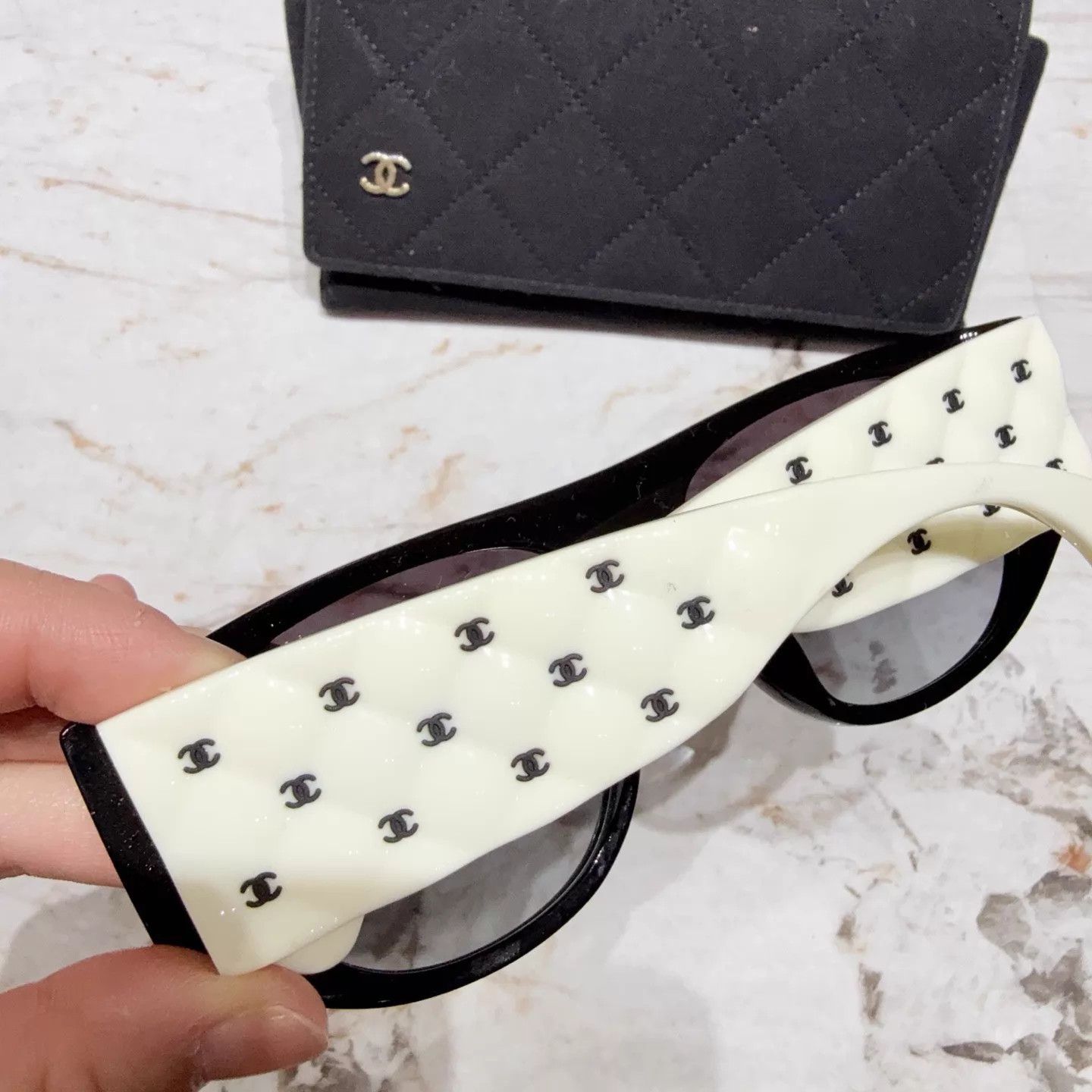 Chanel Chanel Best Seller 98 New Sunglasses Size ONE SIZE - 3 Thumbnail