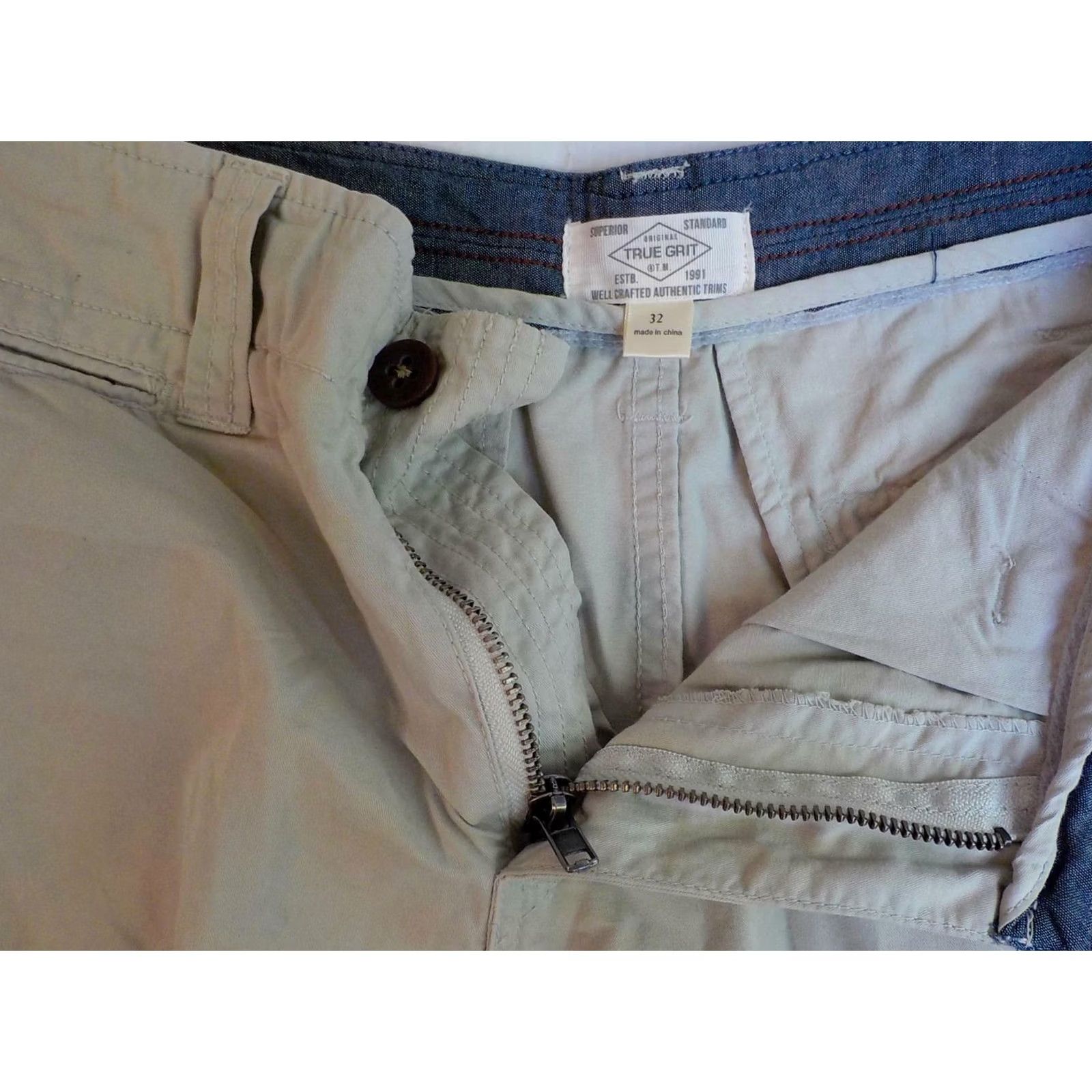 Vintage TRUE GRIT Men's Flat Front Classic Shorts - Beige Cotton, SZ 32, 9" Inseam, 5 Pockets, Casual, Regular, Good Condition Size US 32 / EU 48 - 4 Thumbnail