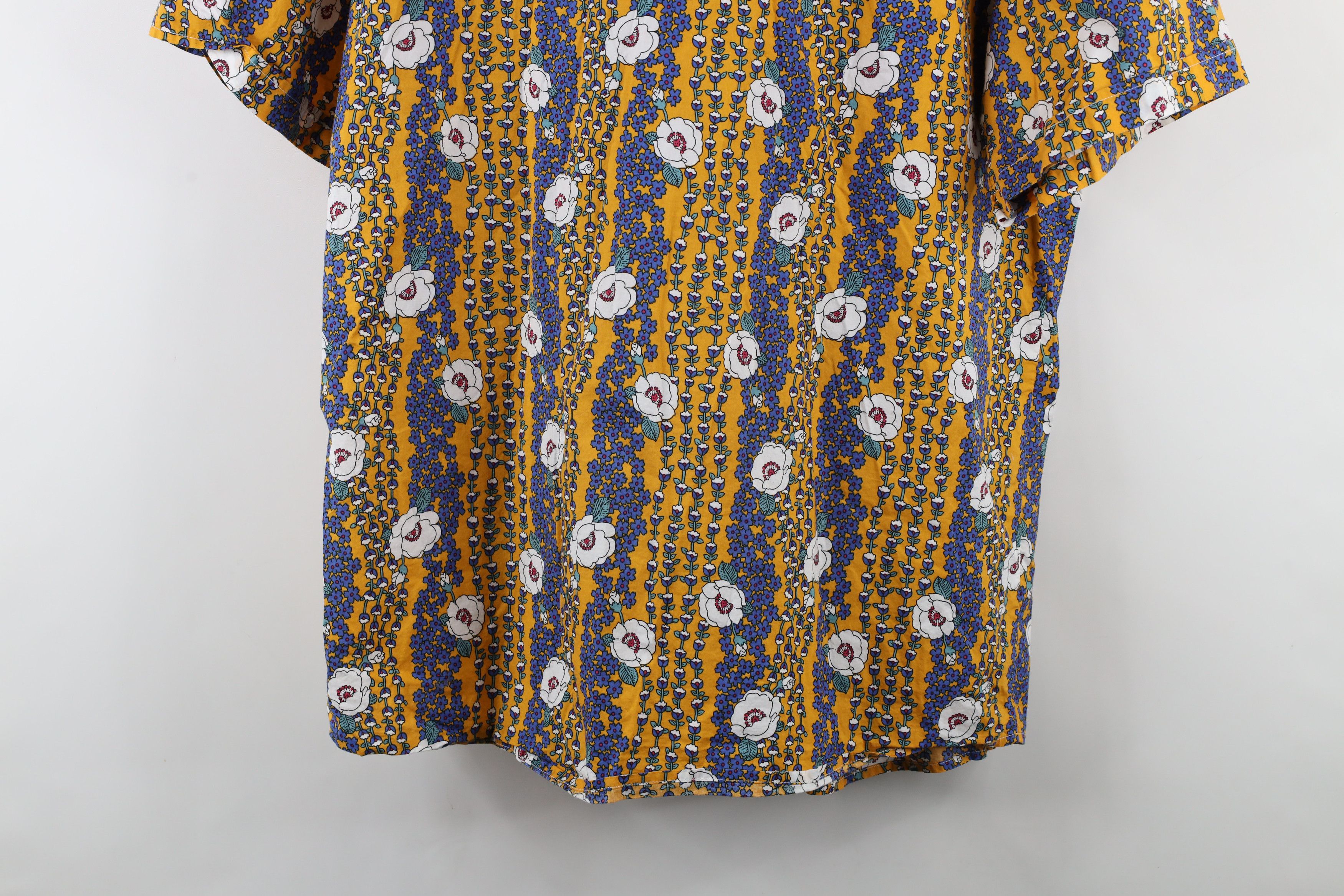 Vintage Vintage Y2K Streetwear Print Short Sleeve Button Shirt Size US XL / EU 56 / 4 - 10 Thumbnail
