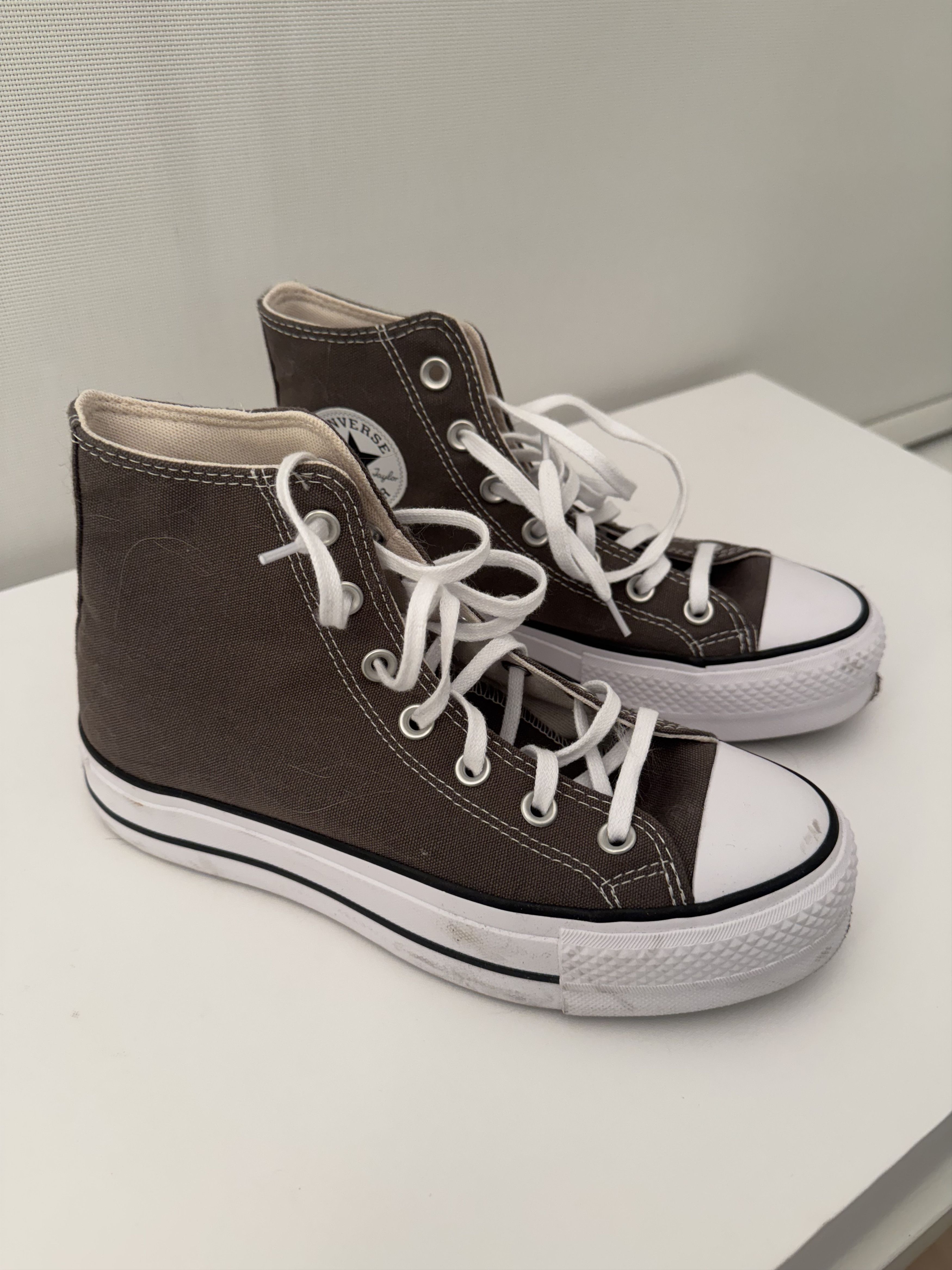 Converse Chuck Taylor All Star Lift Hi-Tops Size US 7.5 / IT 37.5 - 1 Thumbnail