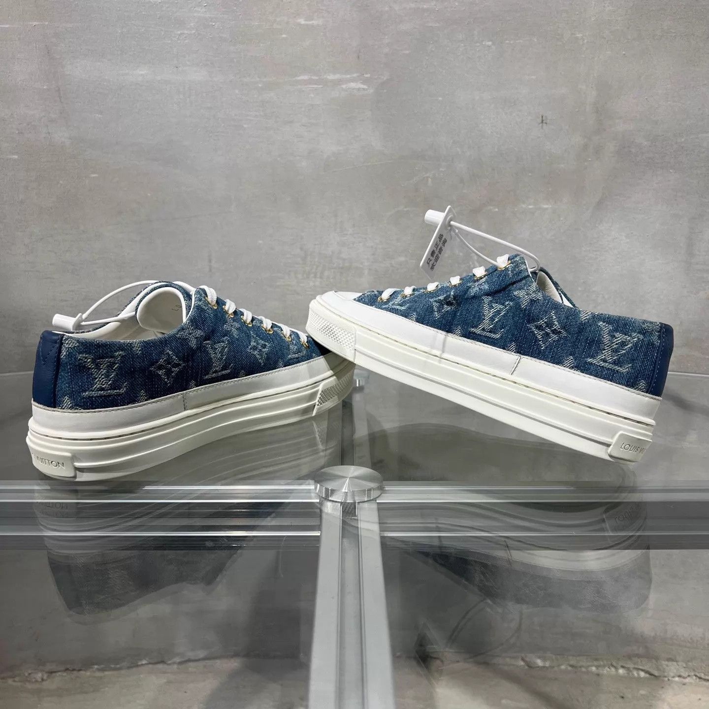 Louis Vuitton LV Denim Sneakers White Blue UK2 36 Size US 4.5 / IT 34.5 - 5 Thumbnail