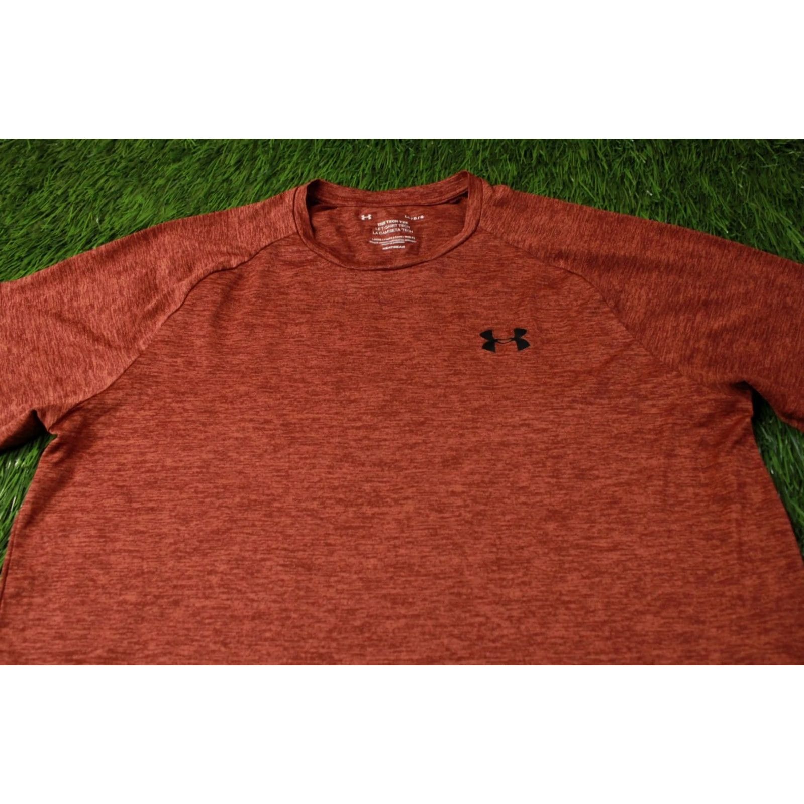 Under Armour Under Armour The Tech Tee Heatgear Shirt Shirt Men L Brown 68 cm 56 cm Short Sleeve Crew Neck 100% Polyester Classic Fit Activewear Summer CrossFit Size US L / EU 52-54 / 3 - 2 Thumbnail