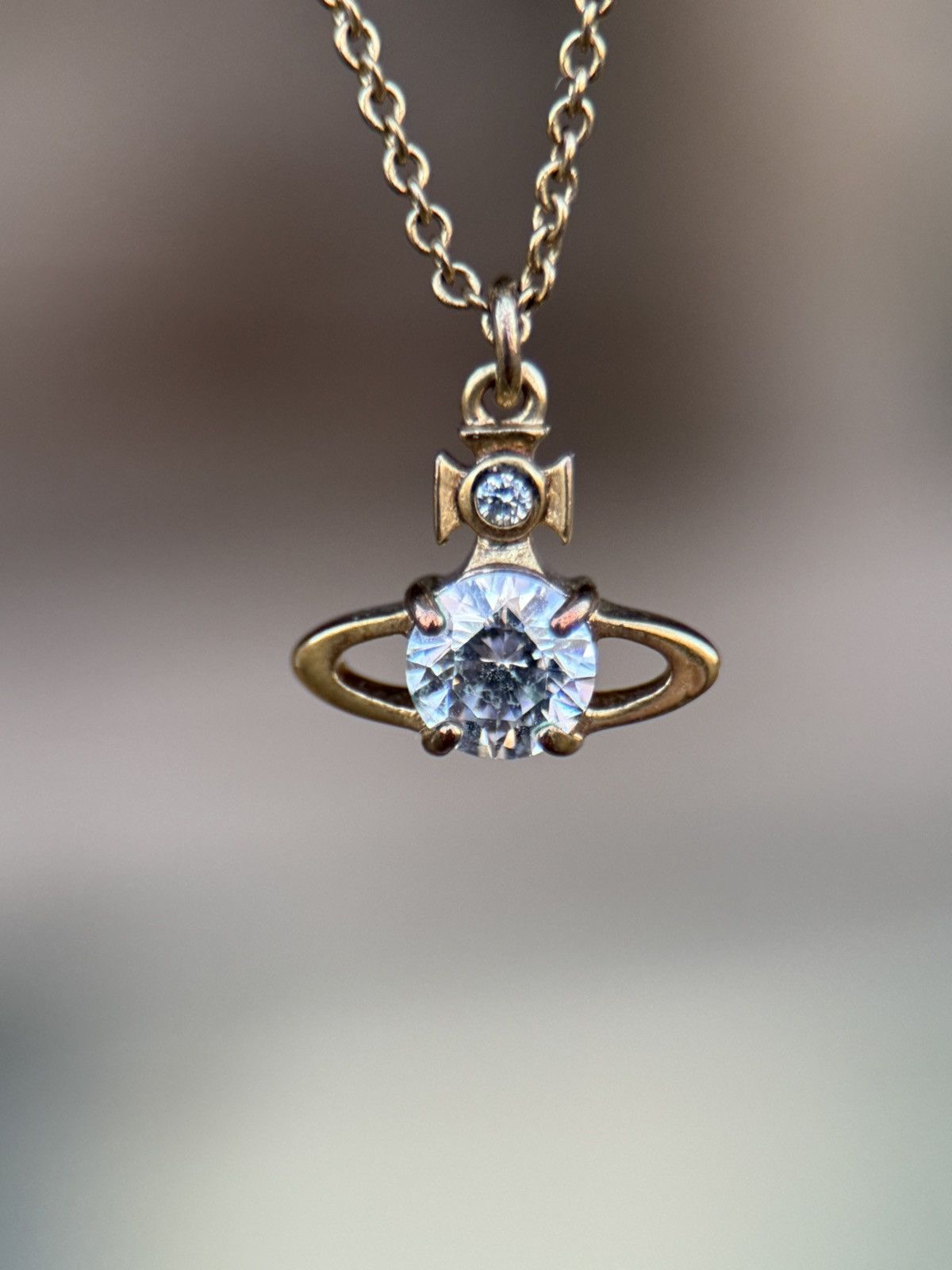 Vivienne Westwood Vivienne Westwood Reina Orb Pendant Necklace In Gold Size ONE SIZE - 1 Thumbnail