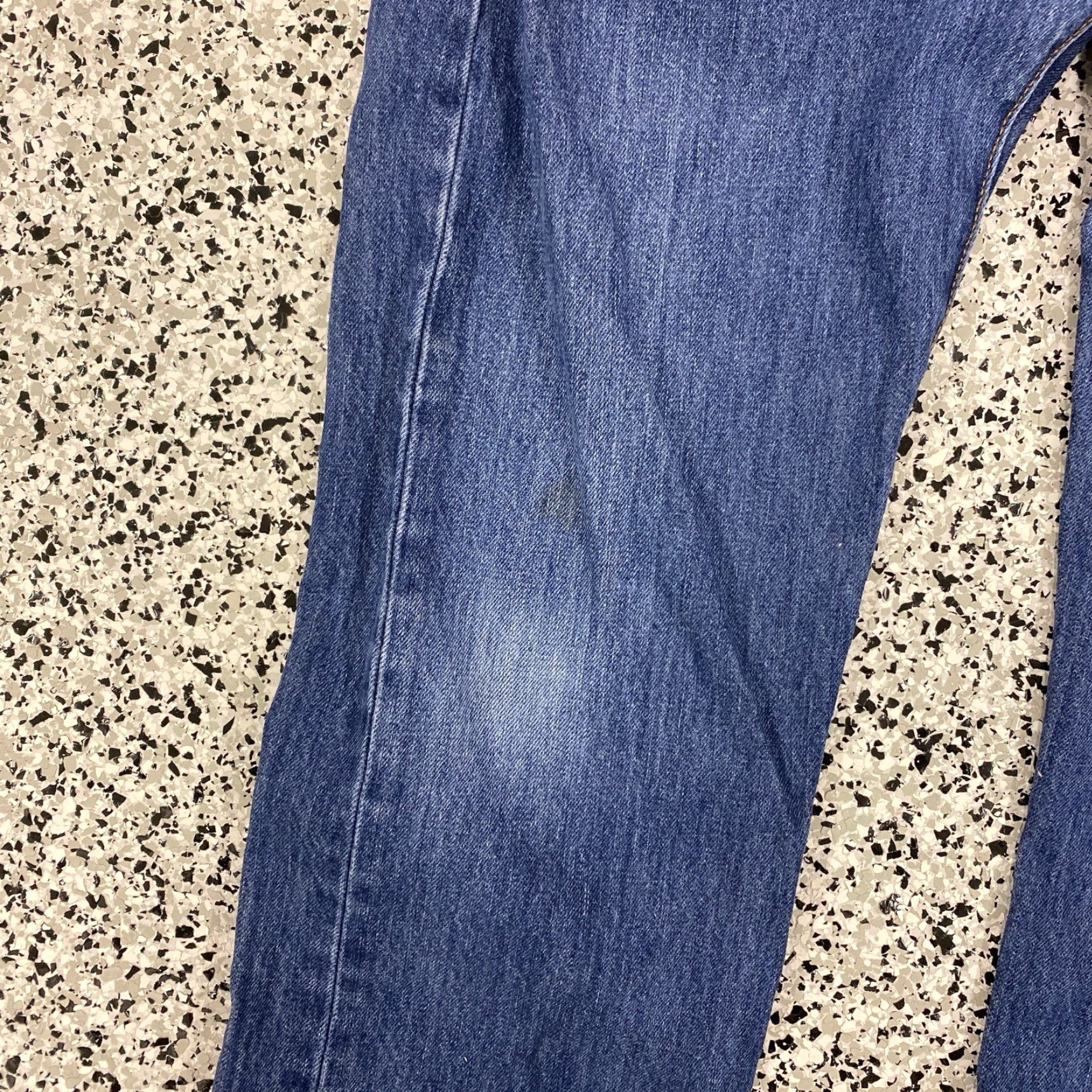 Levi's VINTAGE Levi's 501 Jeans Mens 35x32.5 Blue Straight Button Fly Denim XX Regular Rise Mid Size US 35 - 4 Thumbnail