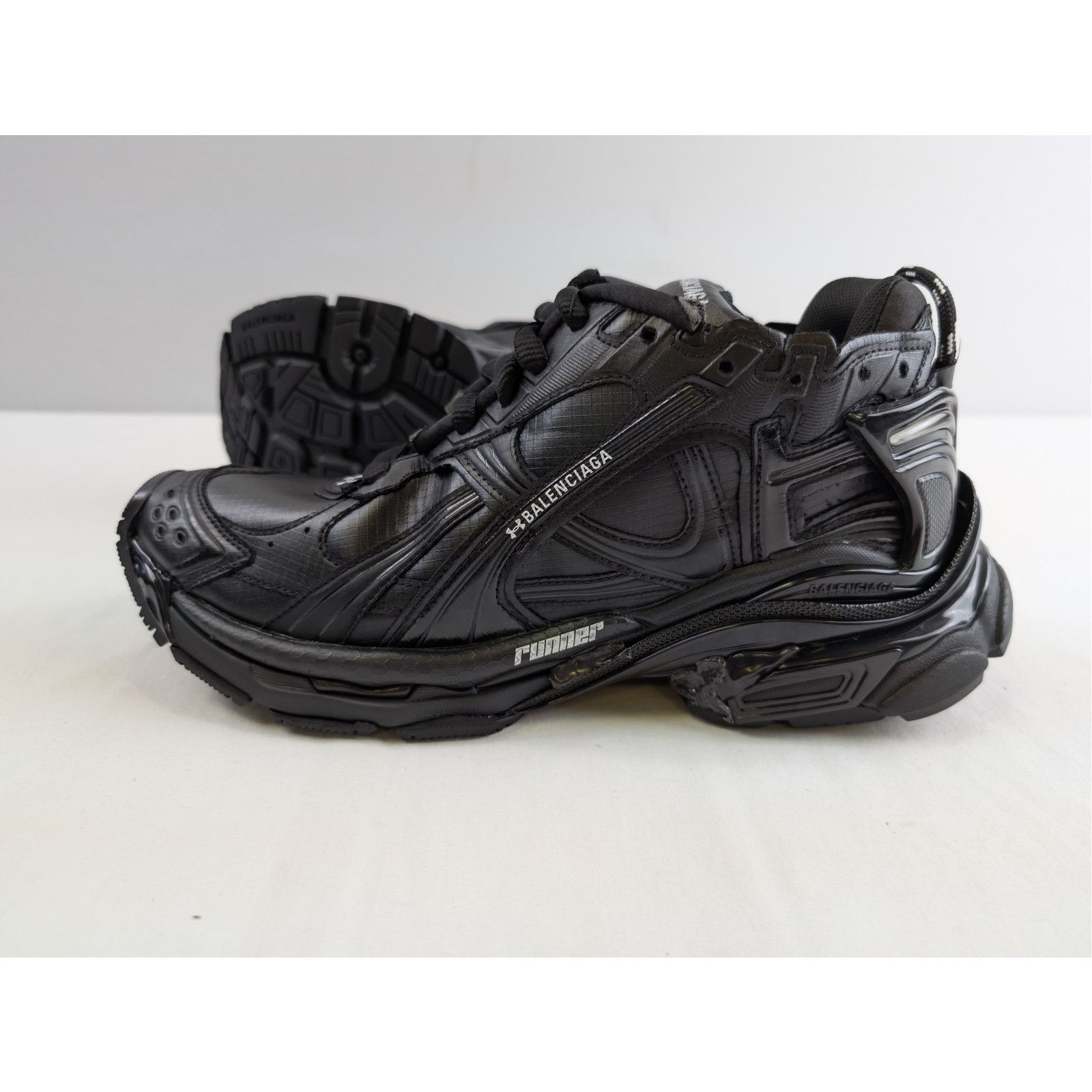 Balenciaga × Under Armour o1rshd1 Runner Ripstop Shoe Sneakers in Black 41 Size US 8 / EU 41 - 16 Thumbnail