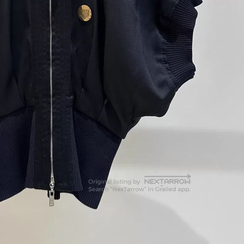 Louis Vuitton Louis Vuitton Short black bat-sleeve jacket Size XS / US 0-2 / IT 36-38 - 3 Thumbnail