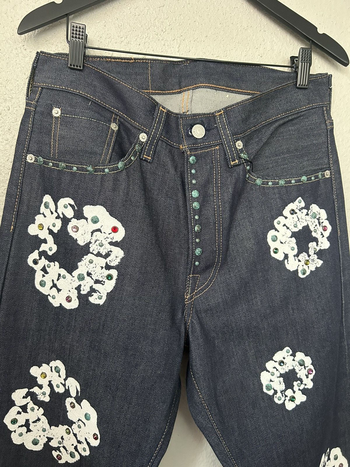 DENIM TEARS × Levi's DENIM TEARS LEVIS RHINESTONE COTTON WREATH DENIM Size US 30 / EU 46 - 2 Thumbnail