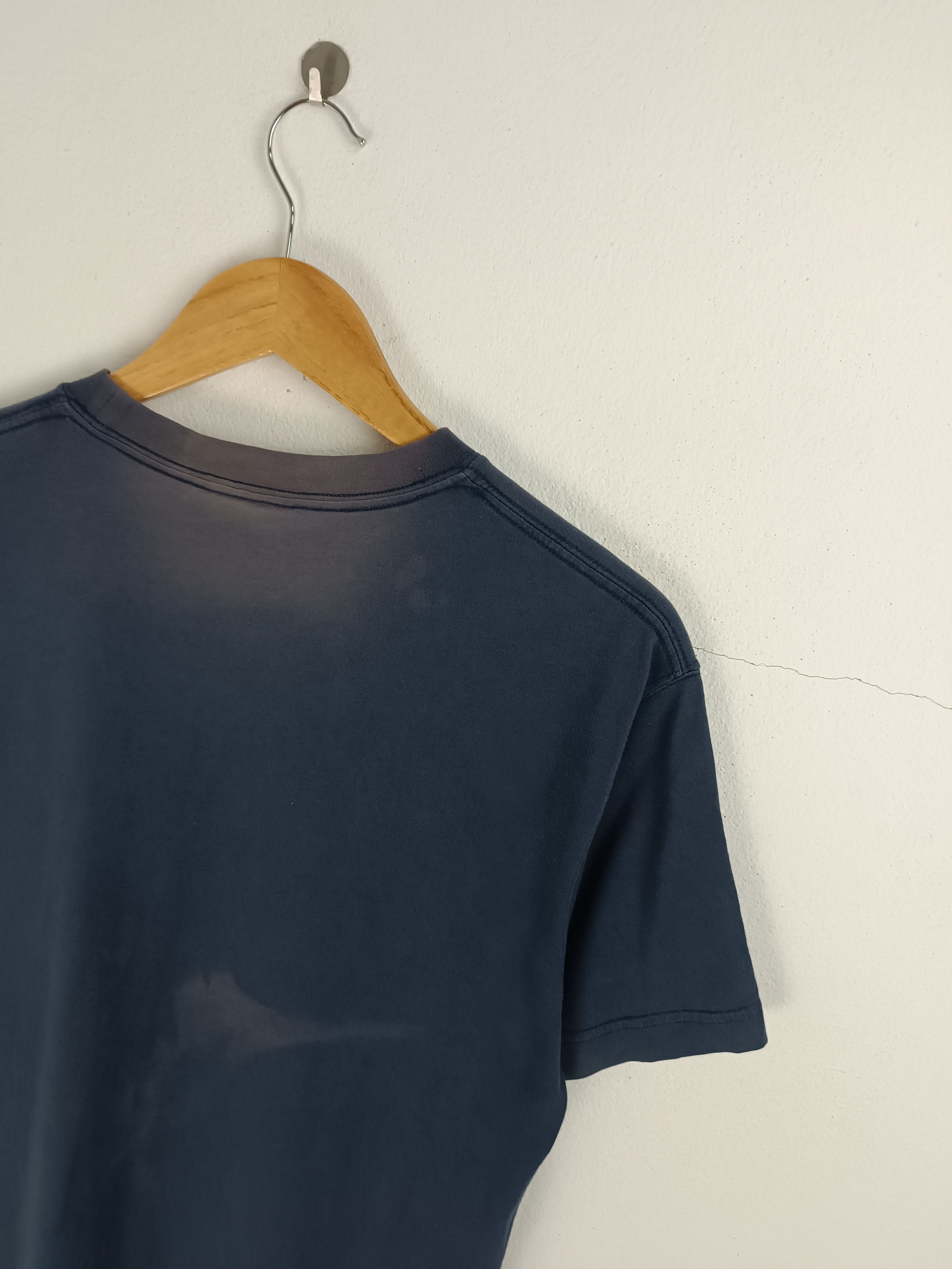 Nike THRASHED FADED VINTAGE Y2K NIKE SPORTSWEAR TEE BIG LOGO Size US M / EU 48-50 / 2 - 14 Thumbnail