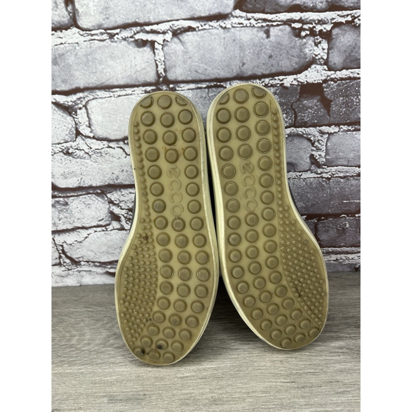 Ecco Ecco Danish Design Gray Leather Lace Up Sneakers Shoes Women Size US 6.5 / IT 36.5 - 17 Thumbnail