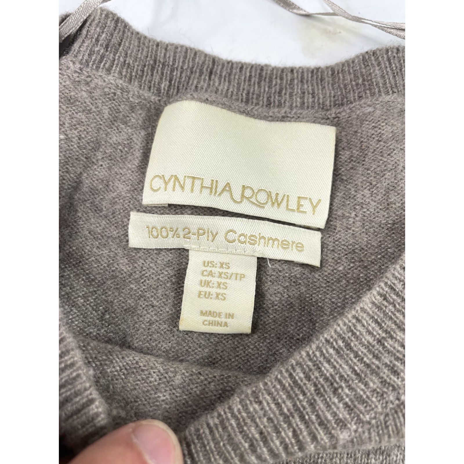 Cynthia Rowley Cynthia Rowley Cardigan Sweater XS 100% Cashmere Open Back Beige Womens XS Cardigan Sweater Pullover Beige Size XS / US 0-2 / IT 36-38 - 2 Thumbnail