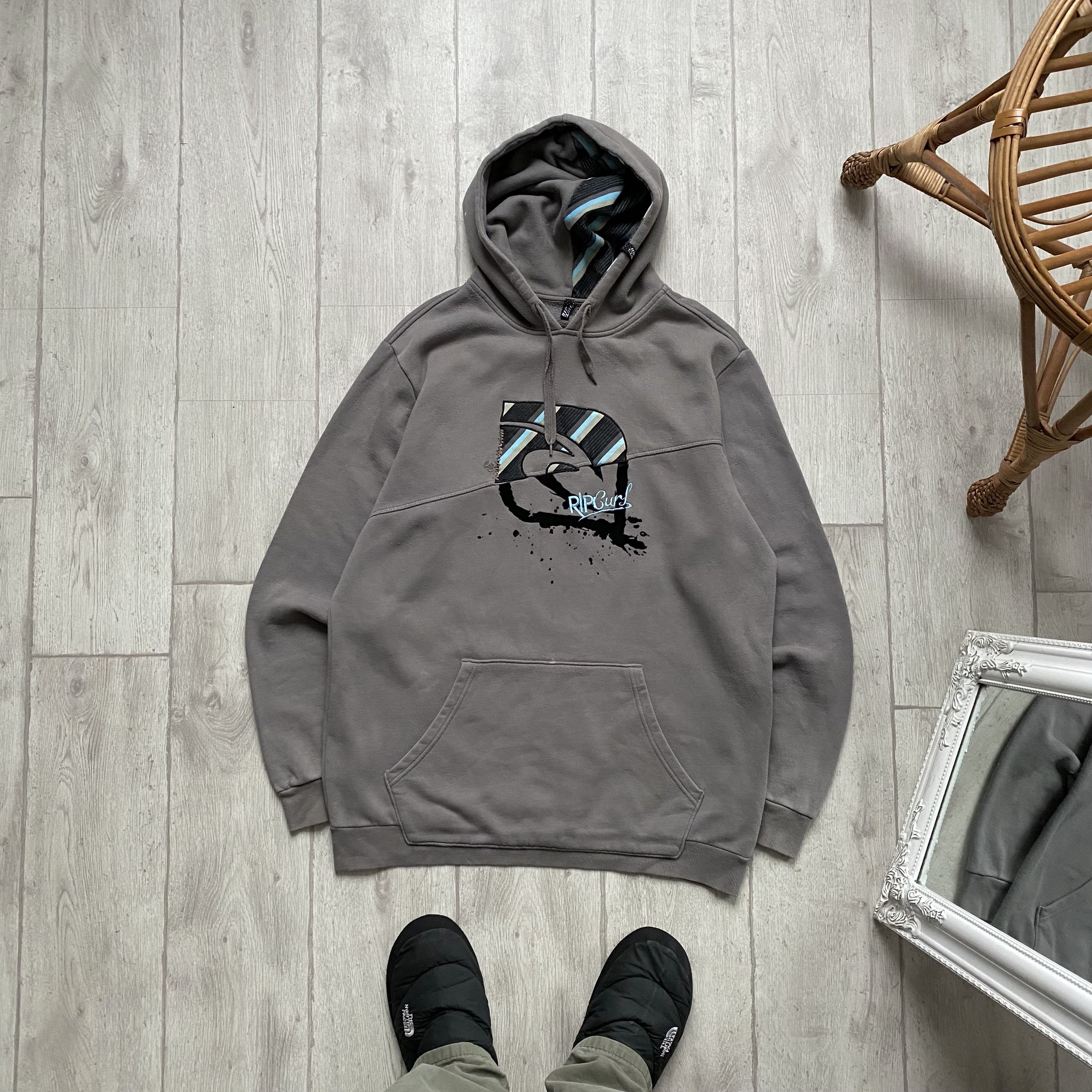 Rip Curl 🔥 TRASHED Rip curl Faded Hoodie Surf Vintage Big Logo Y2K Size US XL / EU 56 / 4 - 1 Thumbnail