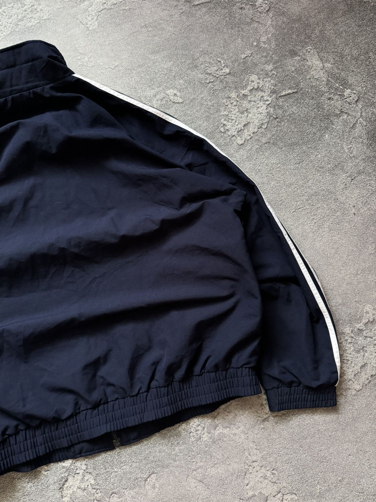 Adidas × Vintage Adidas L/XL vintage 3 stripes jacket zip bomber light Size US L / EU 52-54 / 3 - 16 Thumbnail