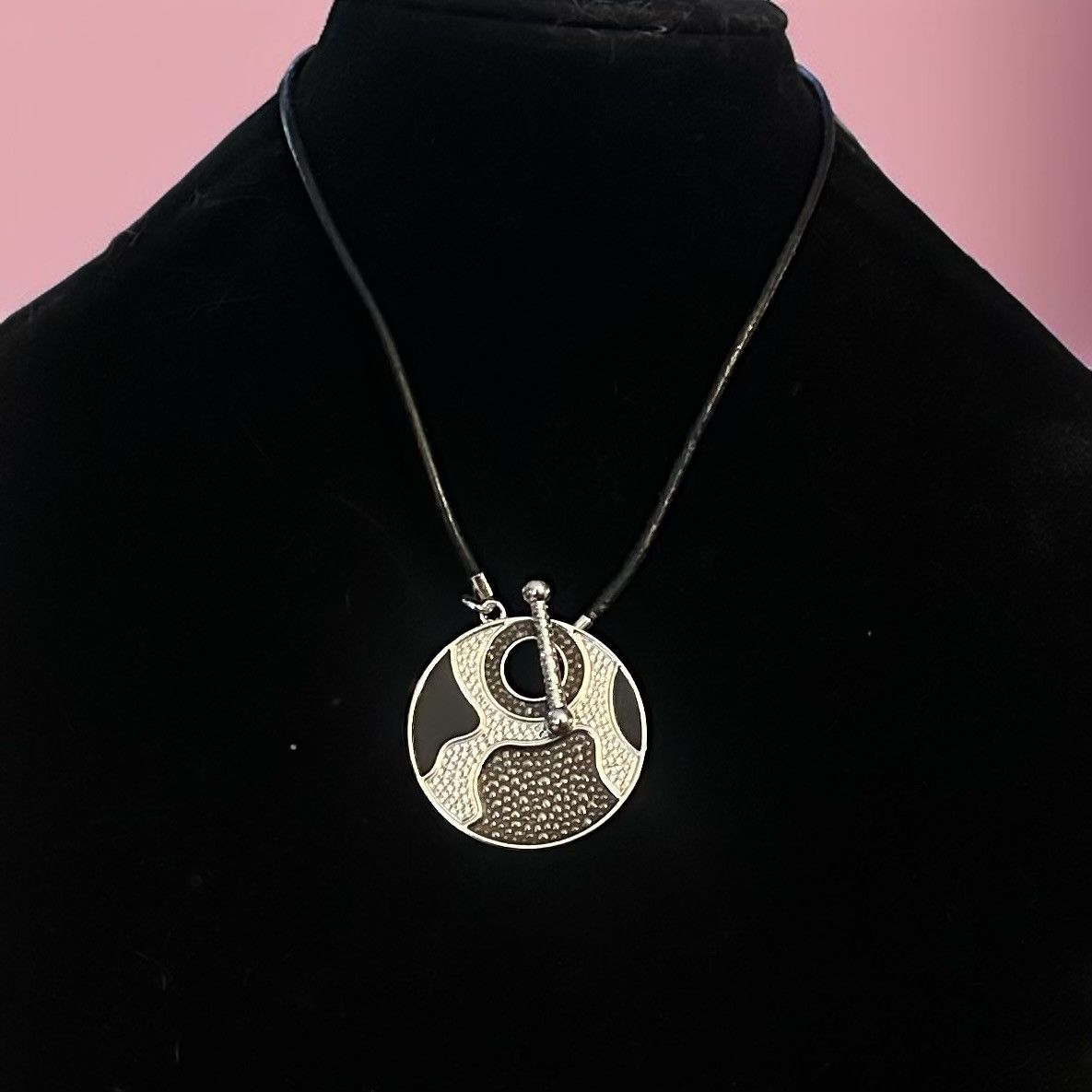 Other Lia Sophia Jigsaw toggle cord necklace Size ONE SIZE - 1 Thumbnail