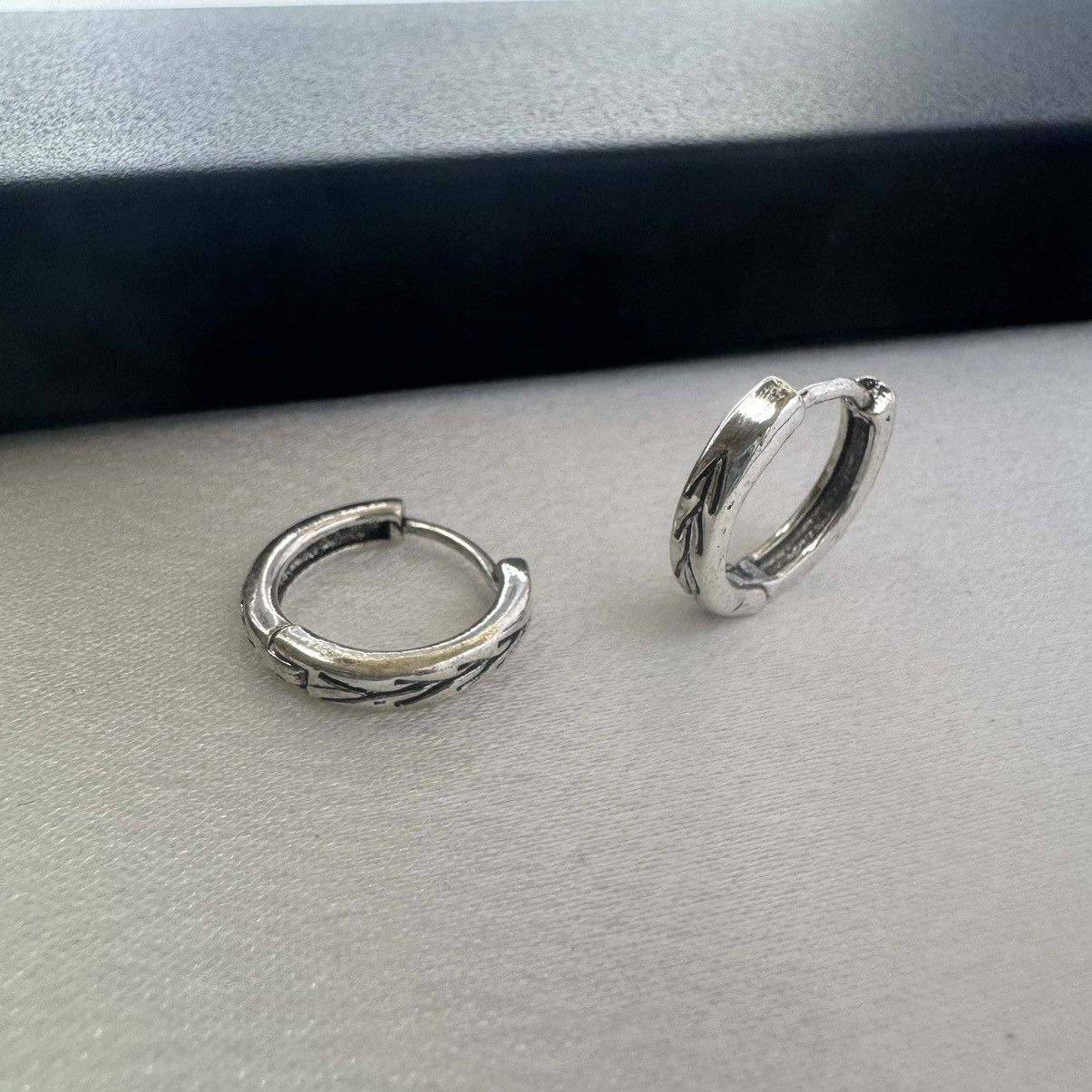 Other Small Hoop Earrings for Men Women Hip Hop Unisex Style Size ONE SIZE - 2 Thumbnail