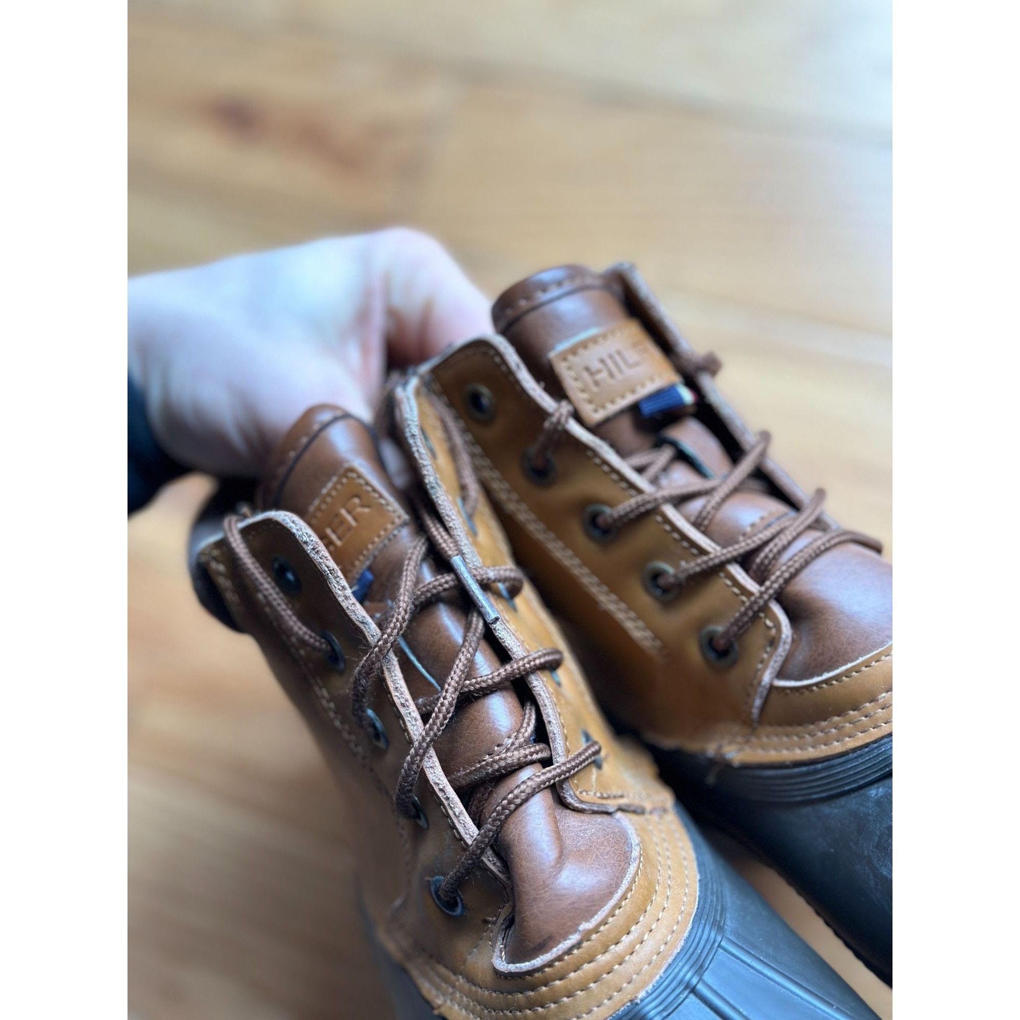 Tommy Hilfiger TOMMY HILFiGER CLASSIC BEAN BOOTS || BROWN & TAN WATERPROOF Size US 11 / EU 44 - 5 Thumbnail