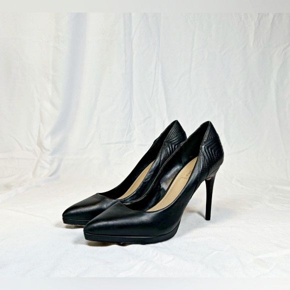 Bcbgmaxazria BCBG MaxAzria Black Leather 4.25" Stiletto Pumps~9~ Size US 9 / IT 39 - 1 Thumbnail