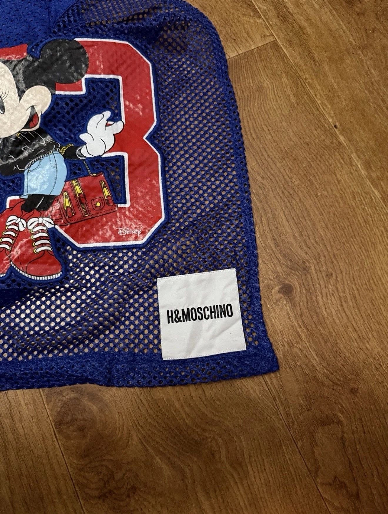 H&M × Moschino Moschino x H&M Brand New Football Mickey Scarf Disney OS Size ONE SIZE - 7 Thumbnail