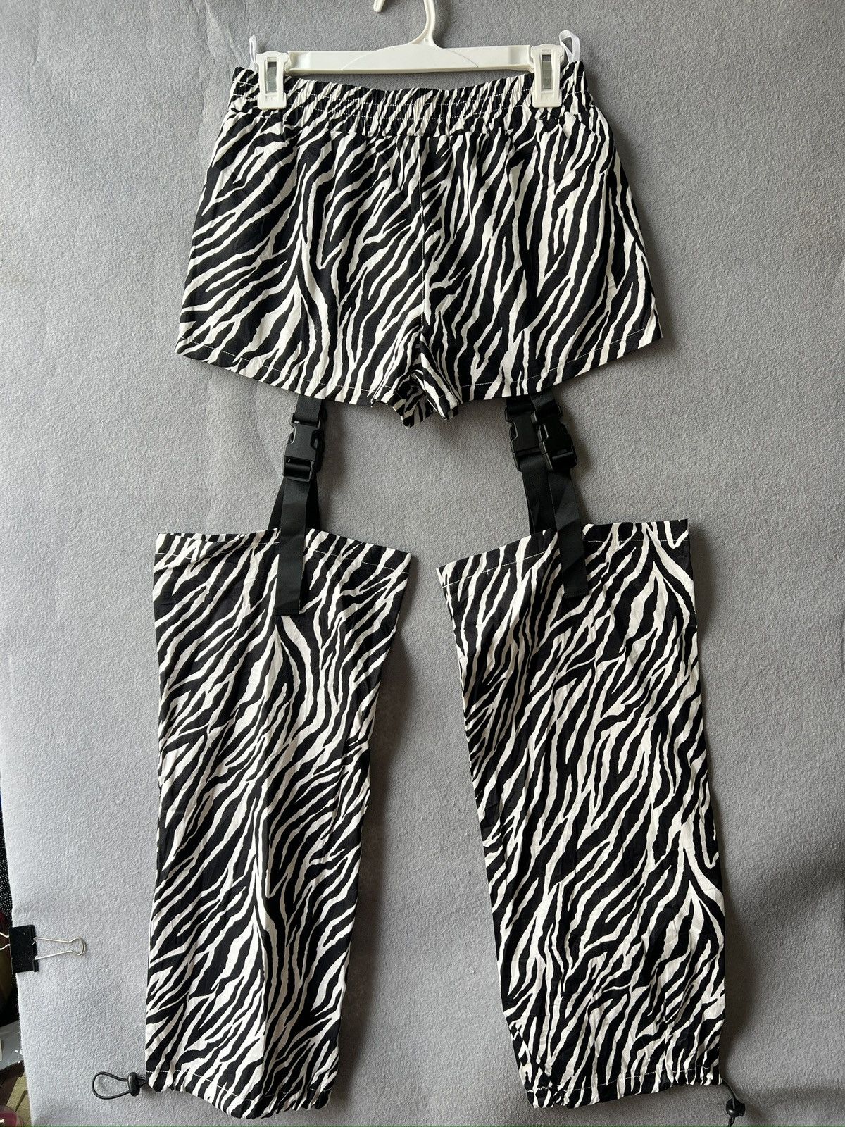 Japanese Brand 419. Zebra Print Short Pants x 1095 x Japanese Brand Size 28" / US 6 / IT 42 - 2 Thumbnail