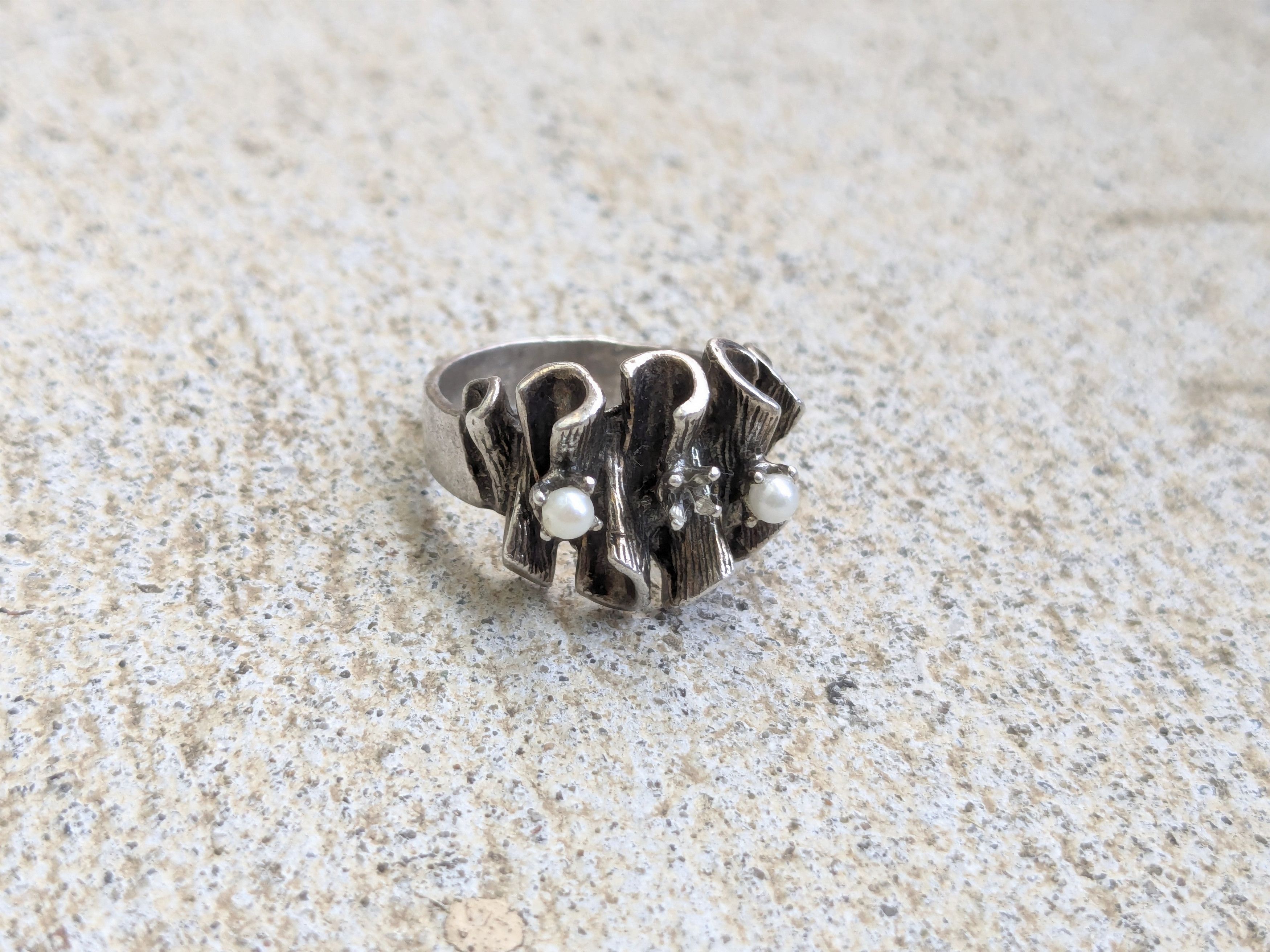 Jewelry Vintage Sterling Silver Ring Pearl 8 Avant Garde Modern Size ONE SIZE - 2 Thumbnail