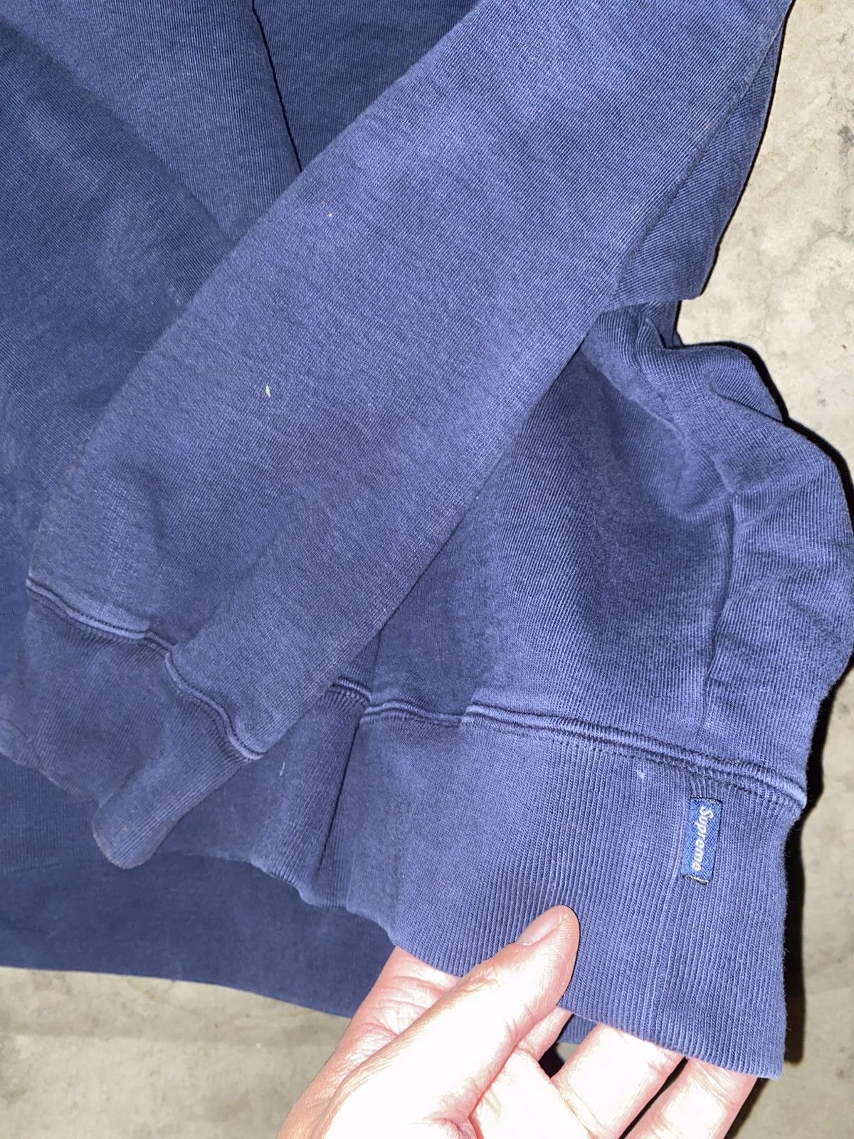Supreme Supreme Navy Classic Logo Crewneck Size US L / EU 52-54 / 3 - 4 Thumbnail